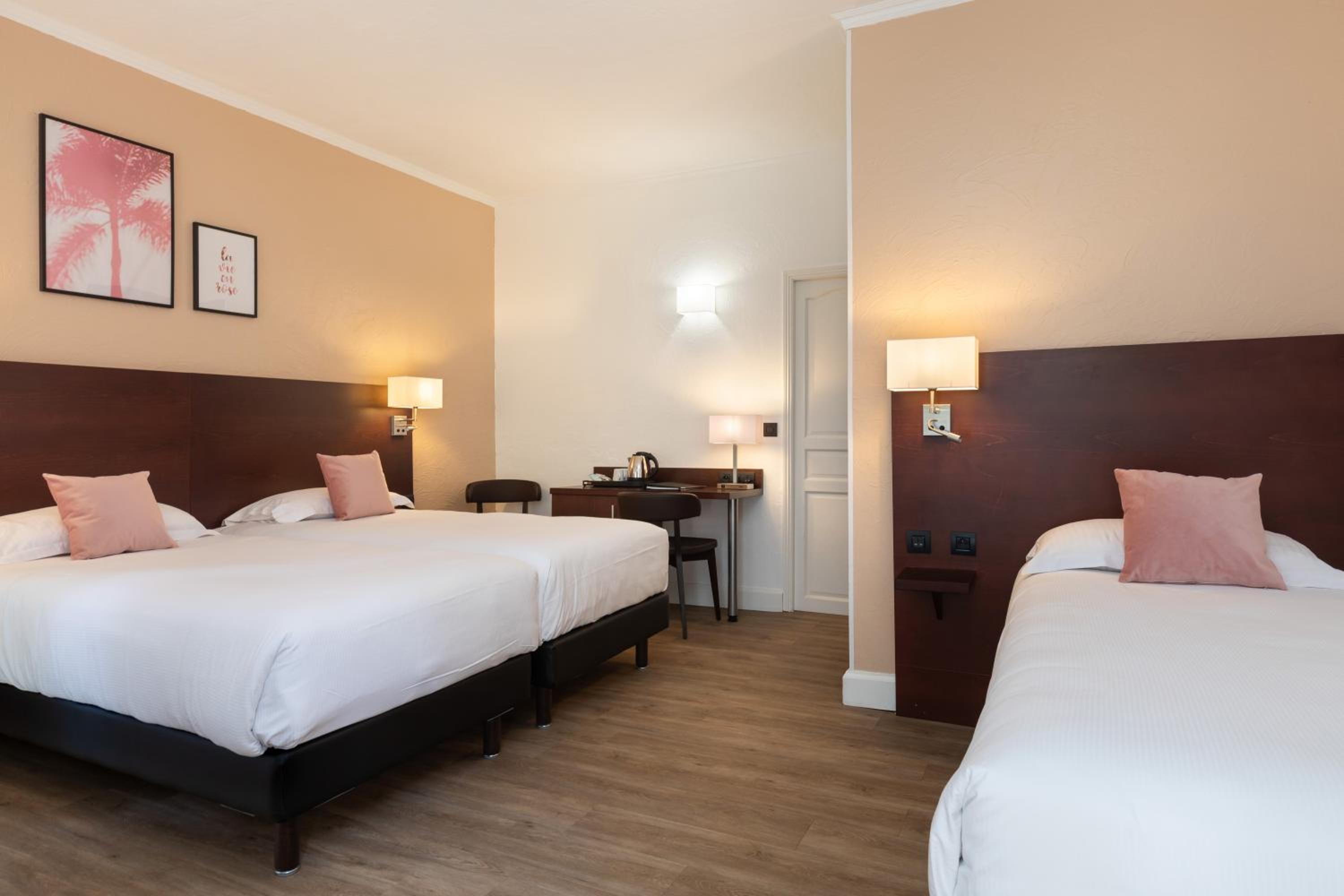 Deluxe Triple Room - Photo 6