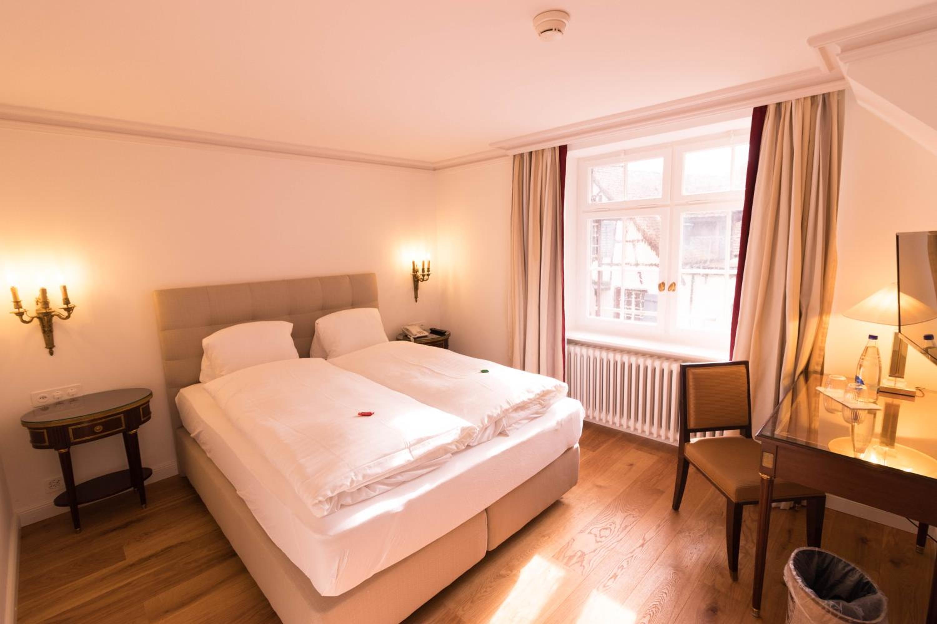 Double Room Small - Photo 4
