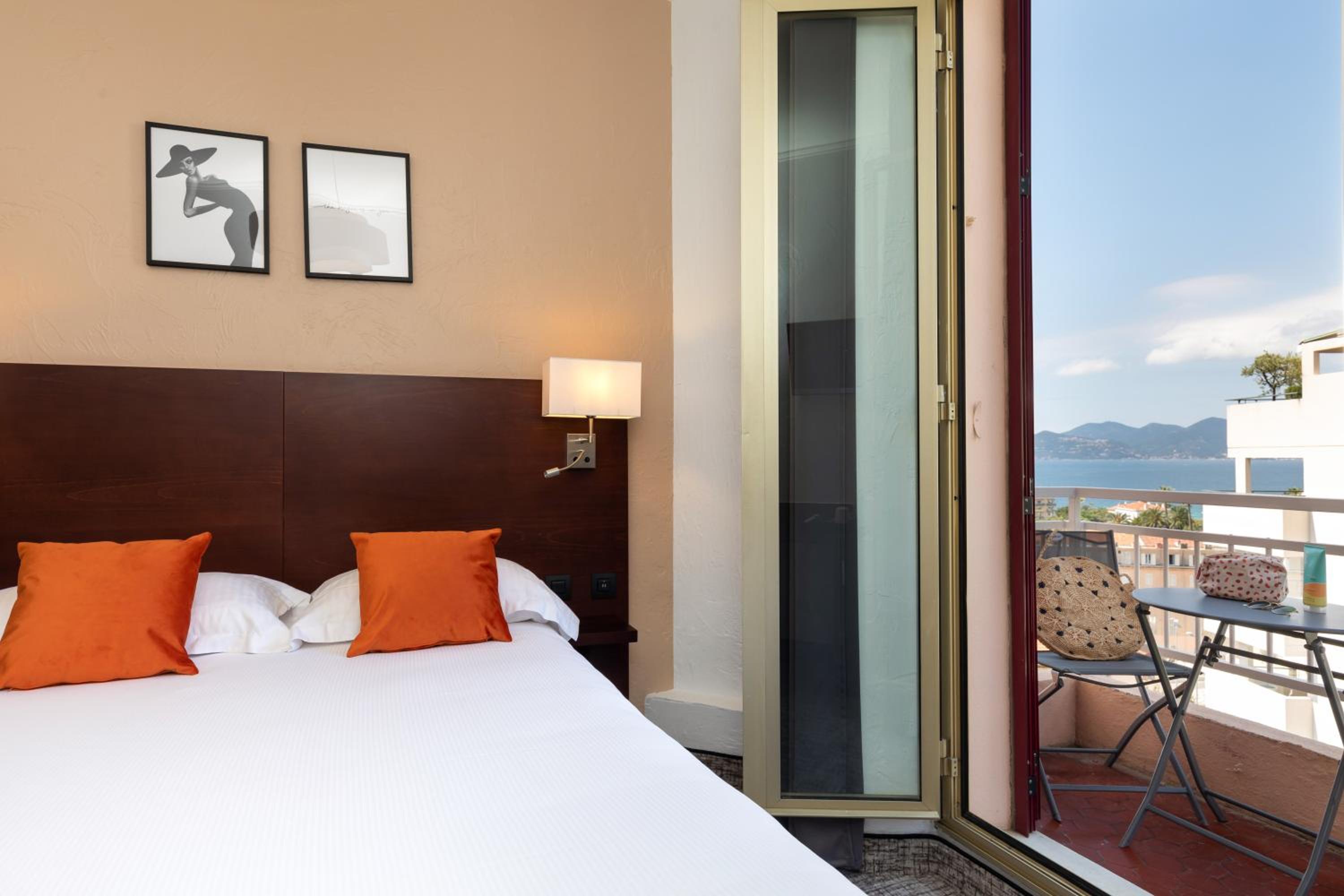 Superior Double Or Twin Room - Photo 15