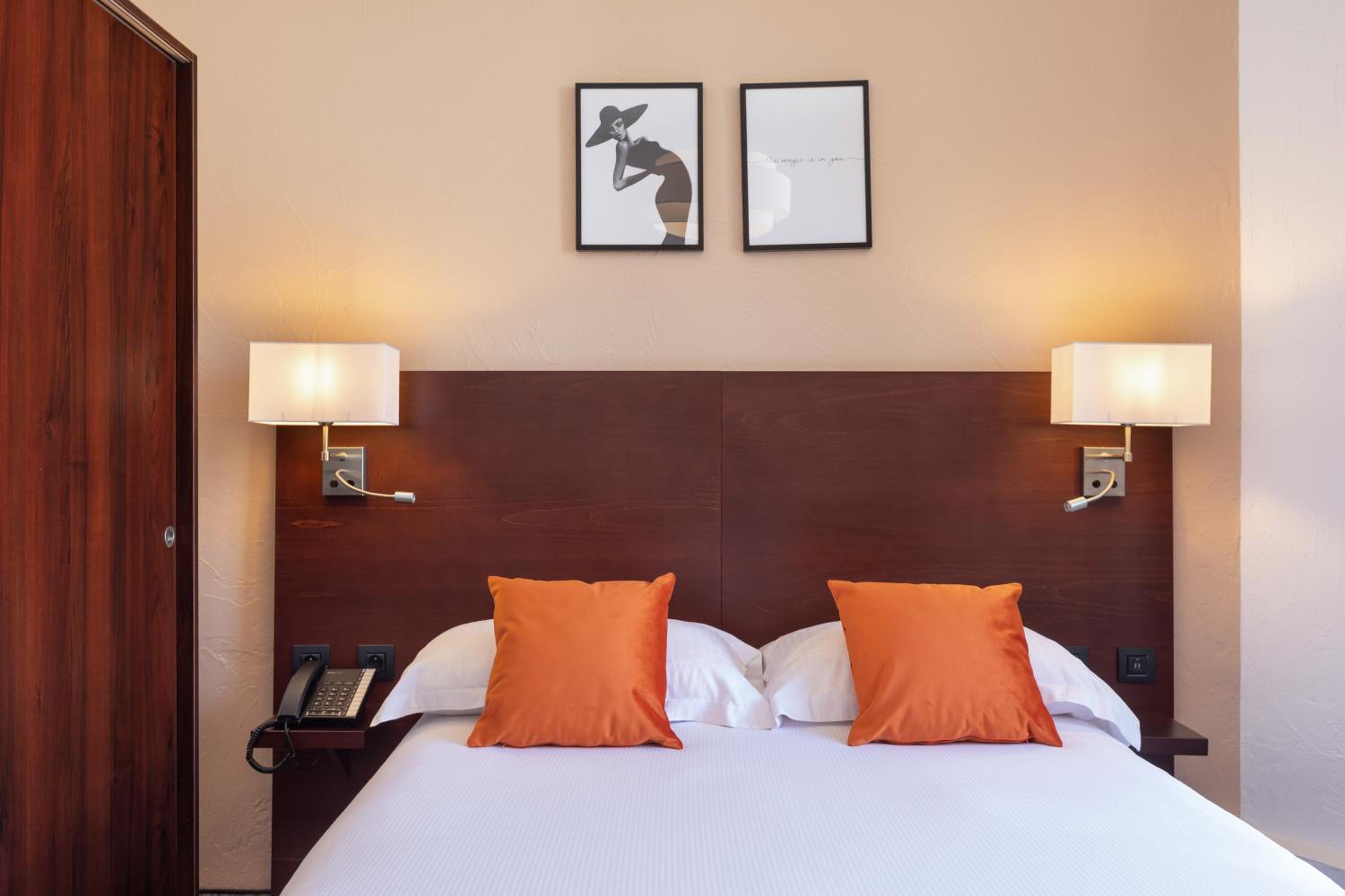 Superior Double Or Twin Room - Photo 13