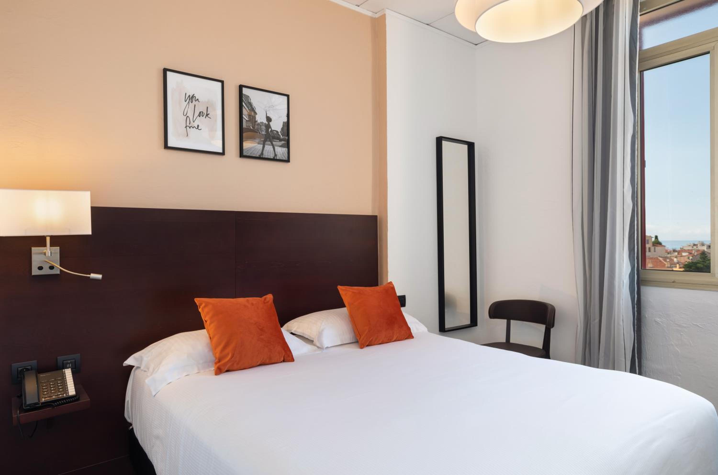 Superior Double Or Twin Room - Photo 16