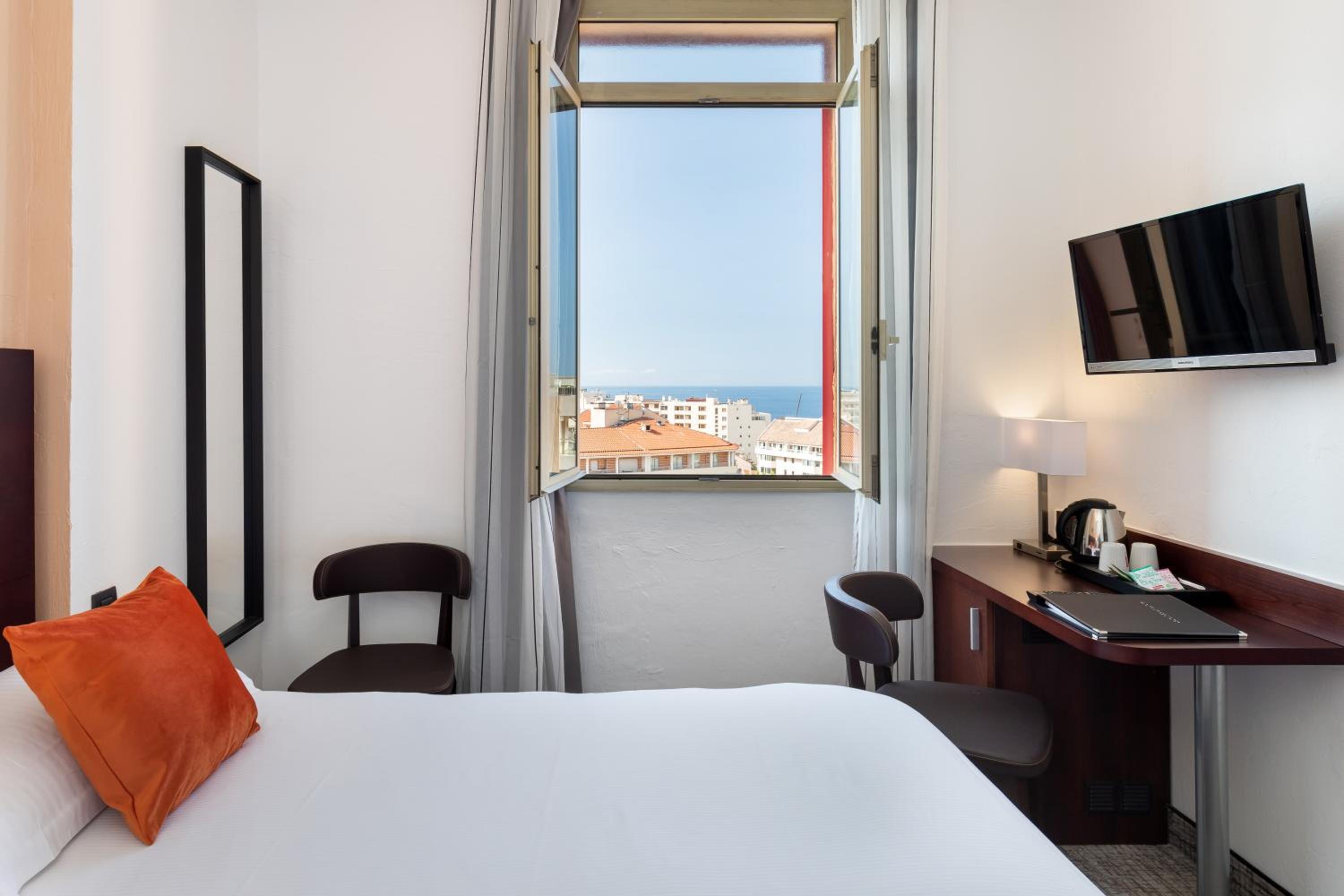 Superior Double Or Twin Room - Photo 12