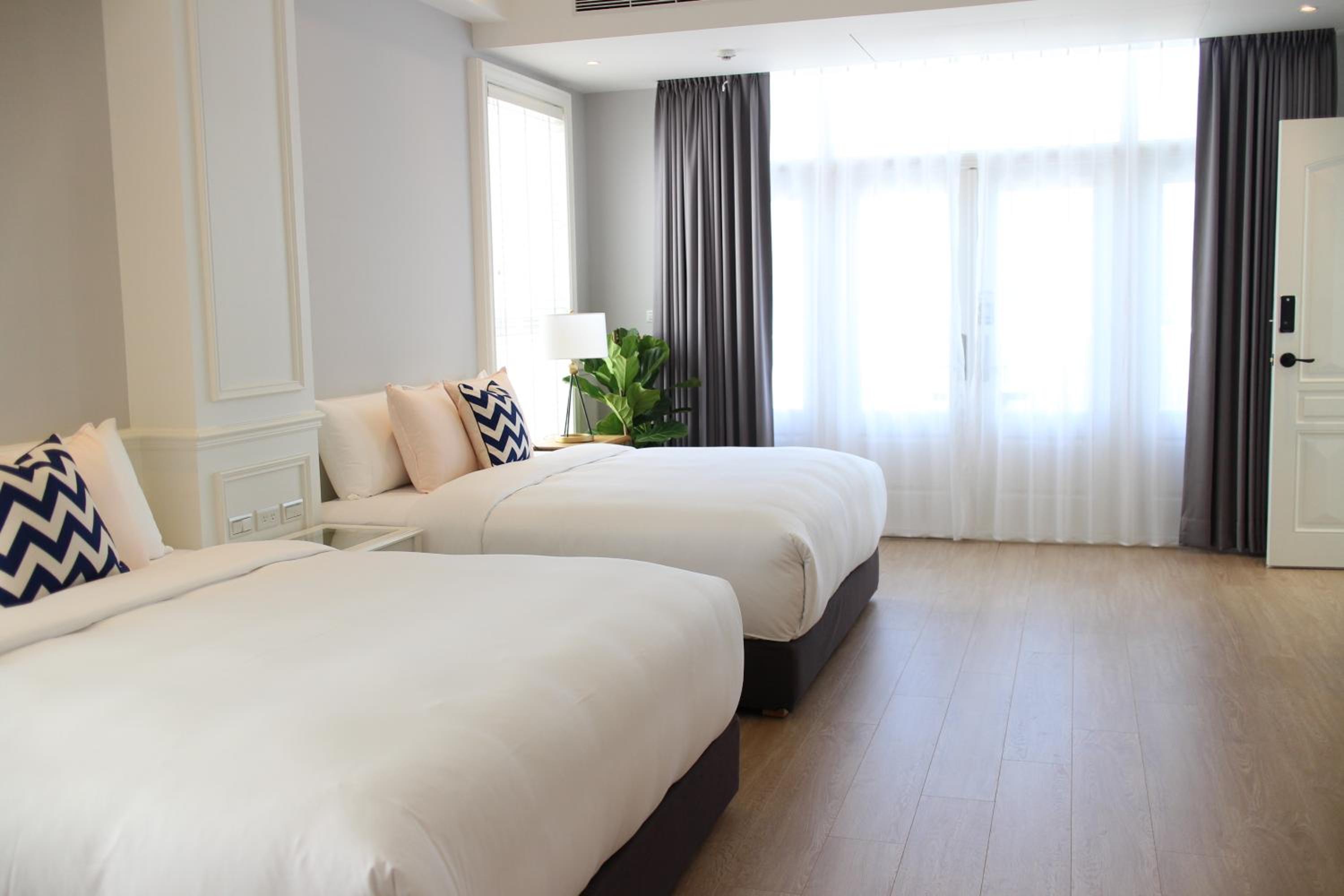 Family Suite with Balcony photo 2