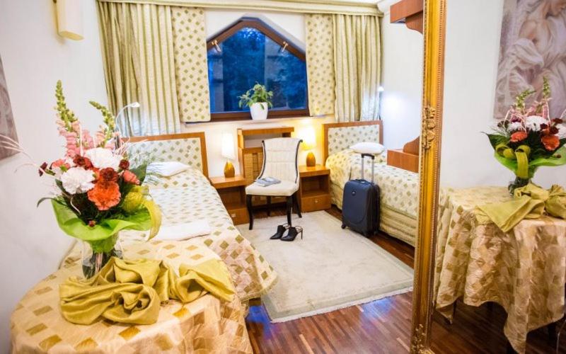 Economy Twin Room - Photo 1