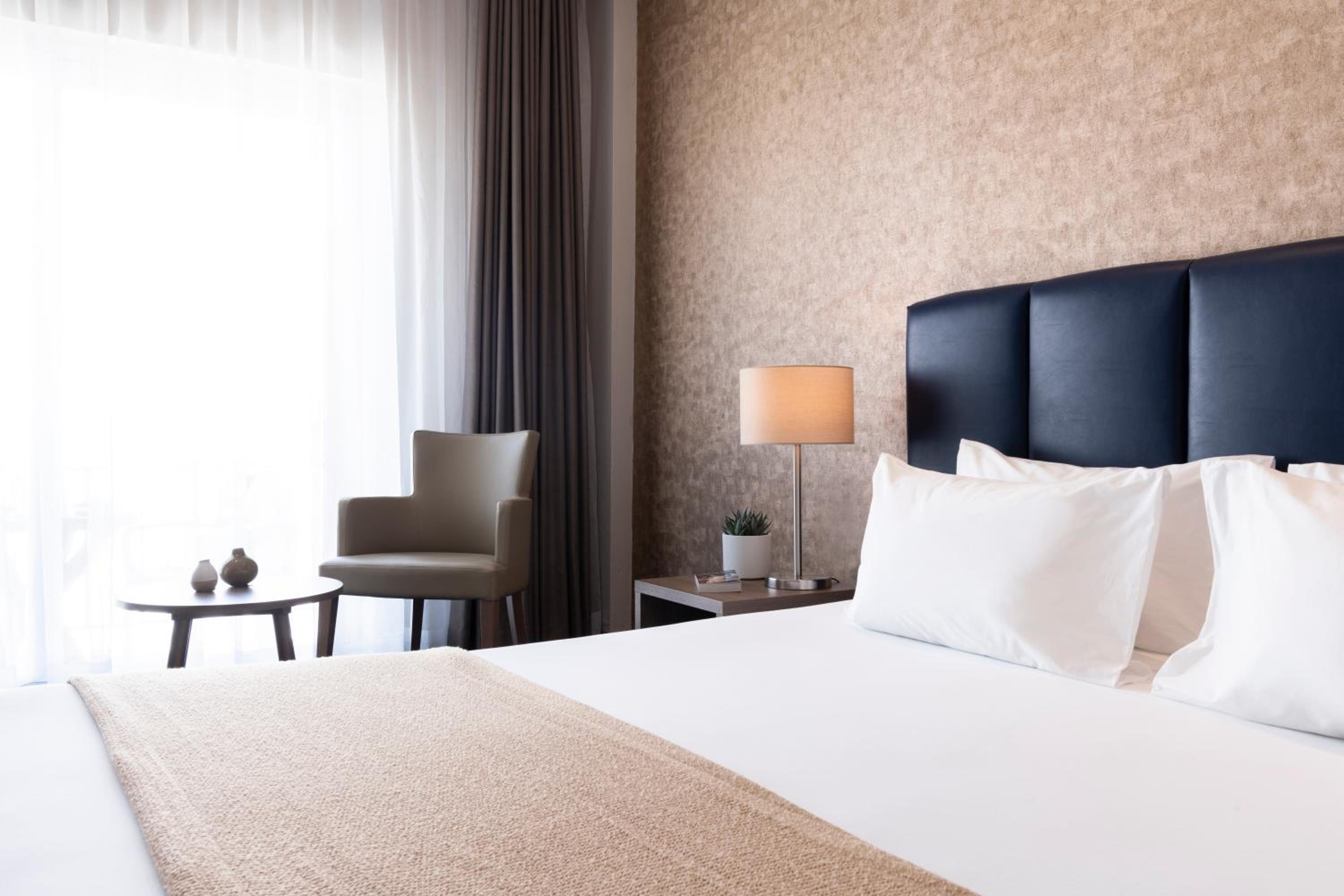 Standard Double or Twin Room - Photo 1