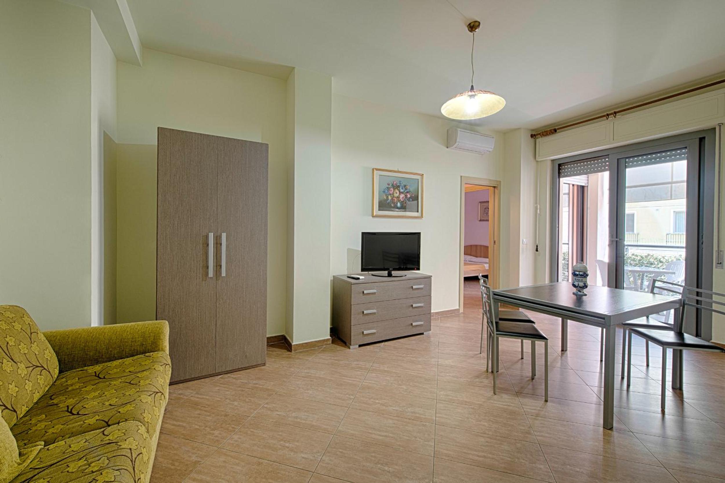 Large Two-Bedroom Apartment photo 3