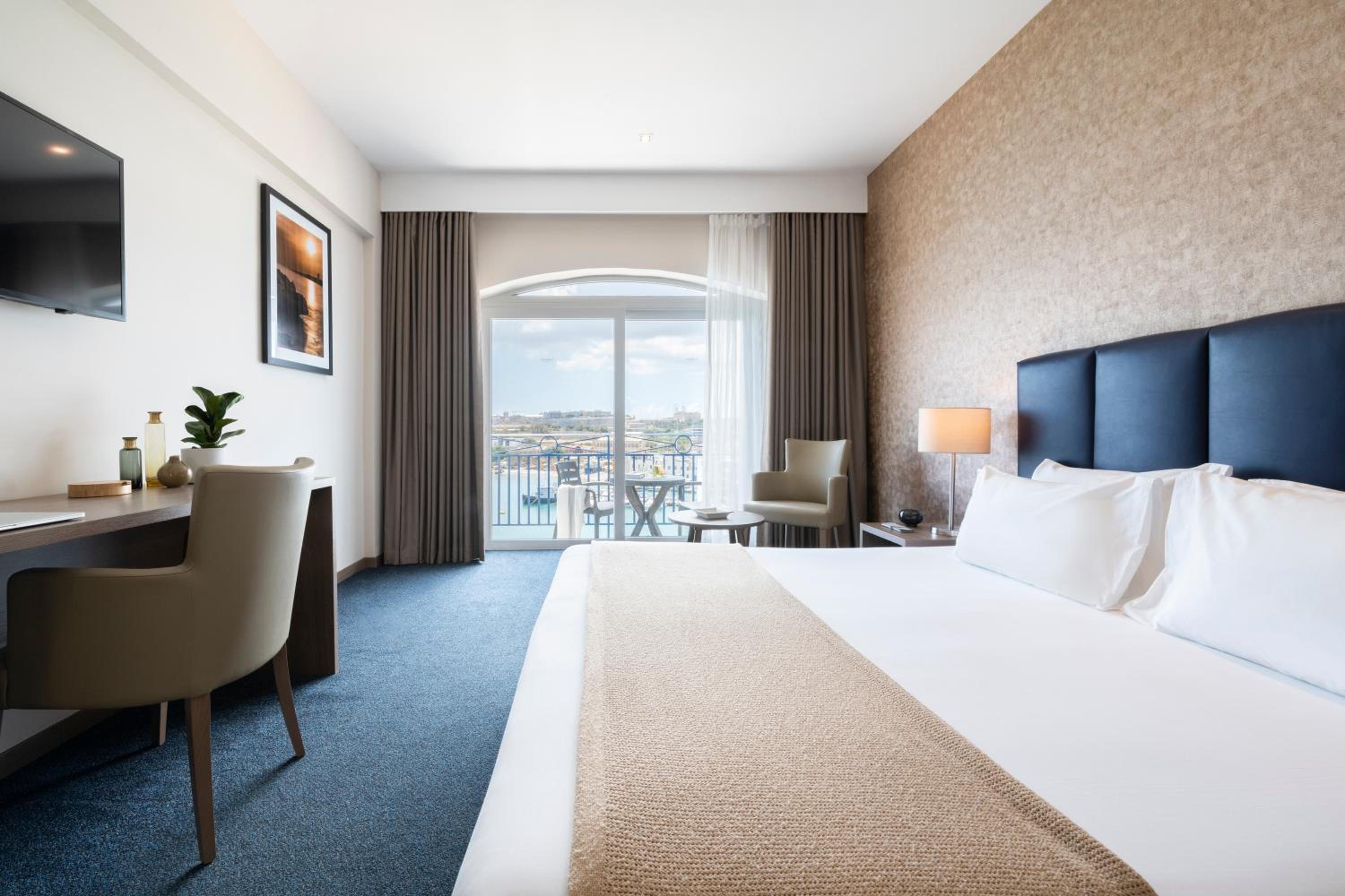 Superior Double or Twin Room with Sea View - Photo 3