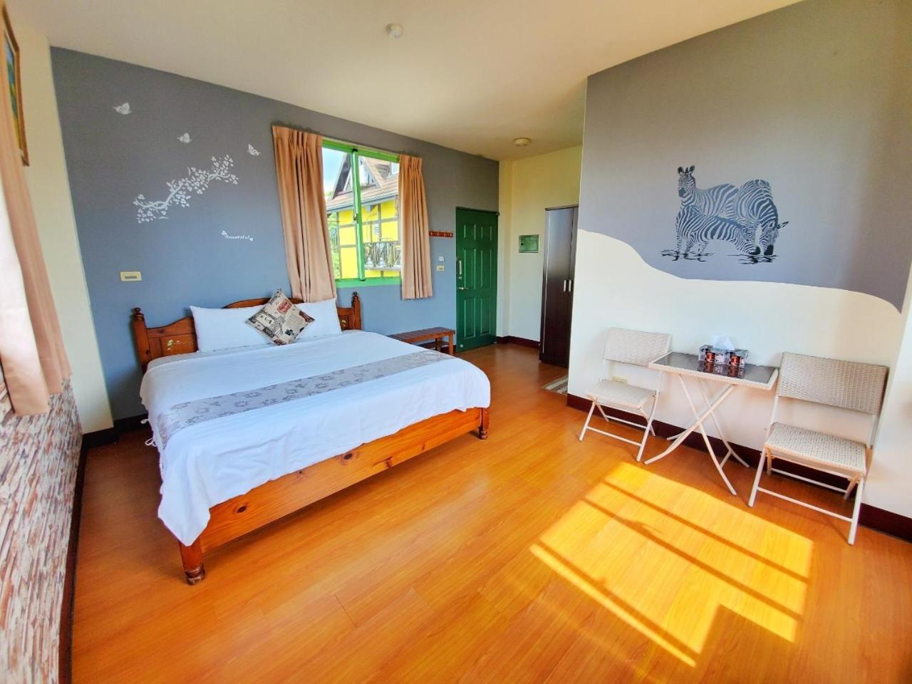 Standard Queen Room photo 1