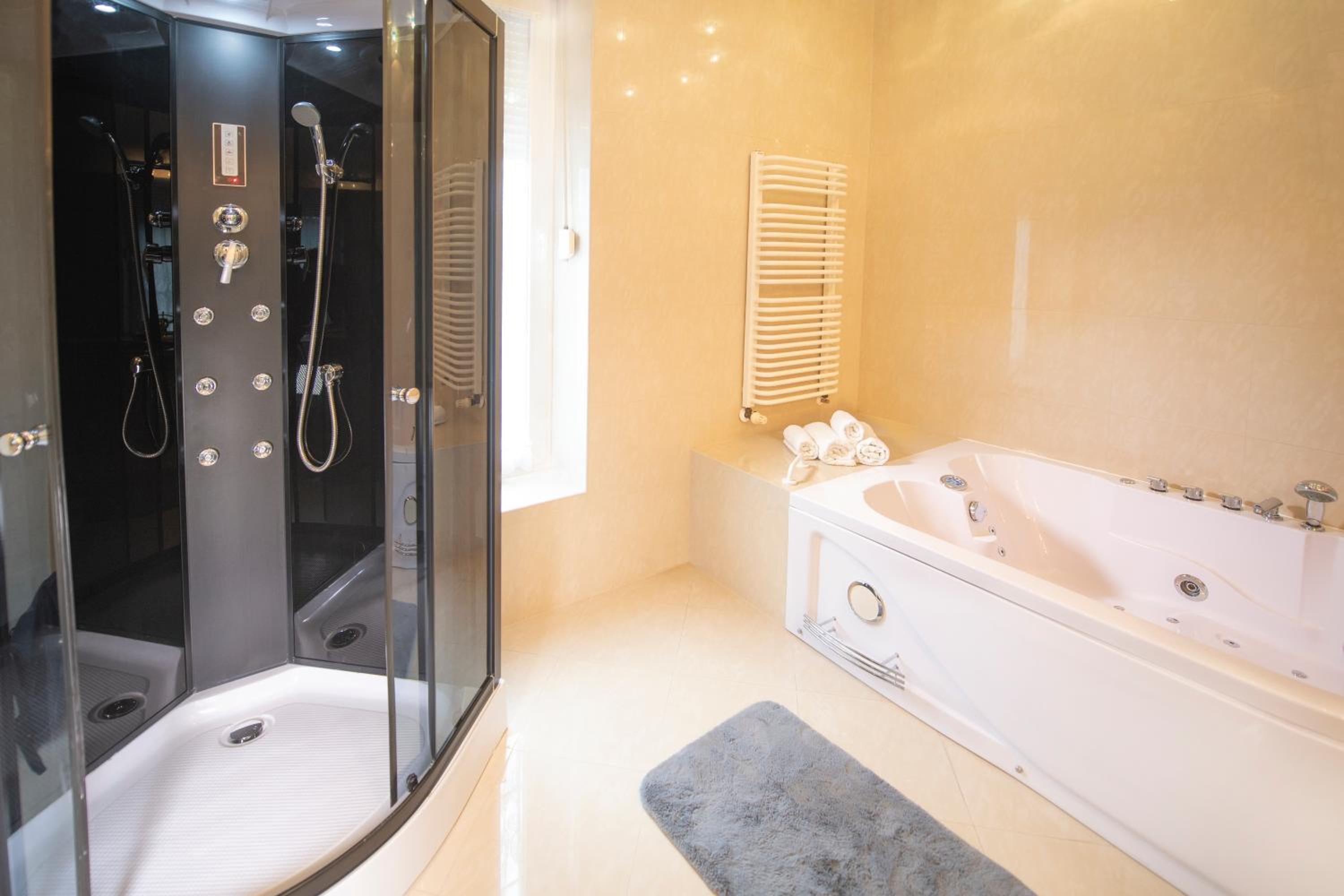 Deluxe Double Room with Bath photo 2