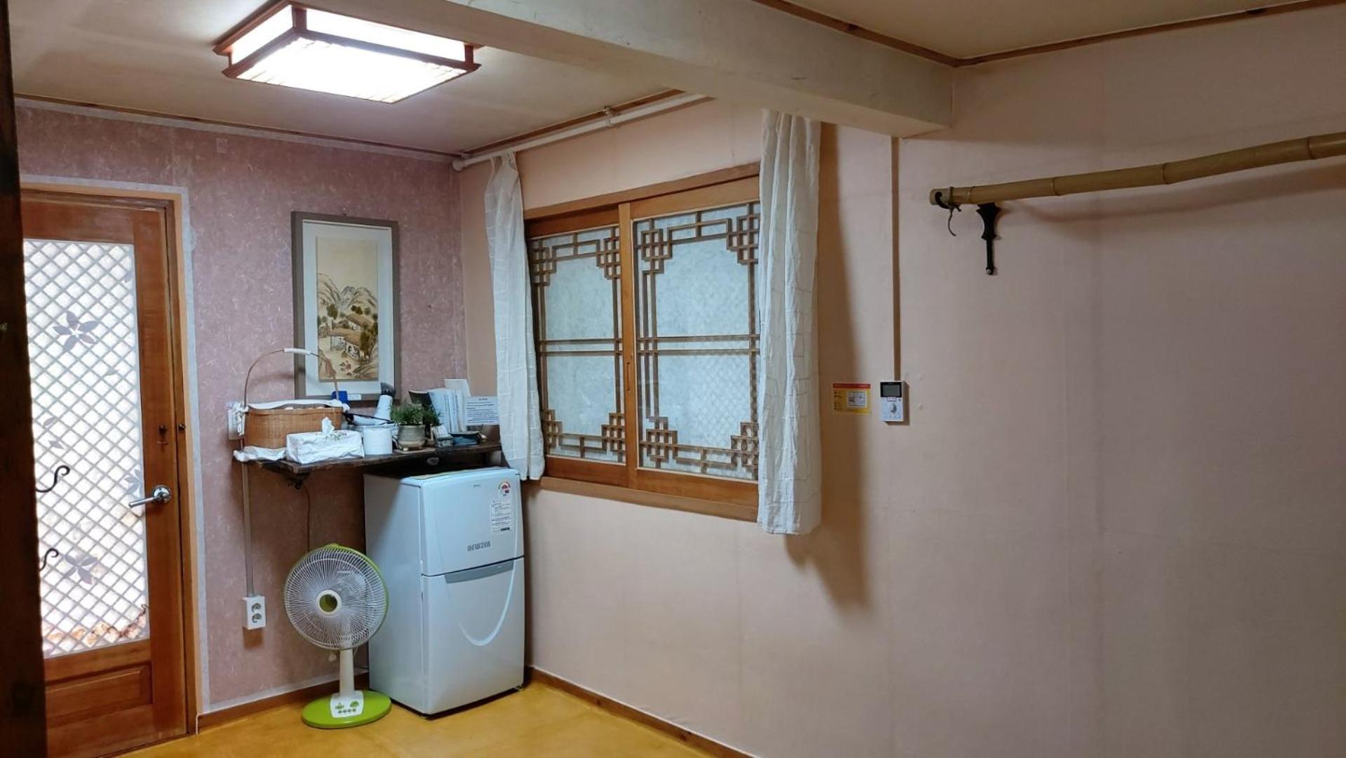 Family Room with Private Bathroom photo 3