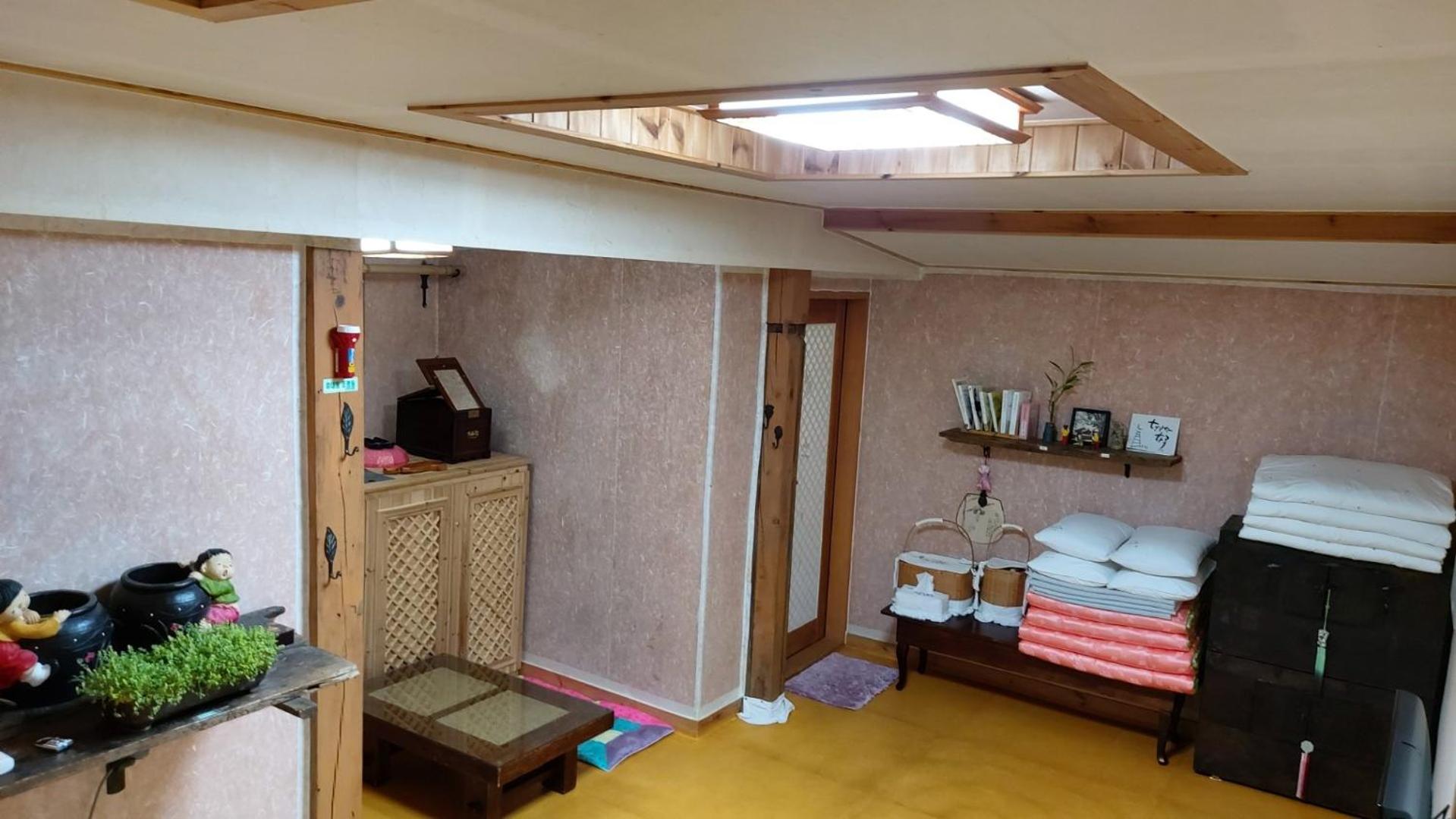 Family Room with Private Bathroom photo 1