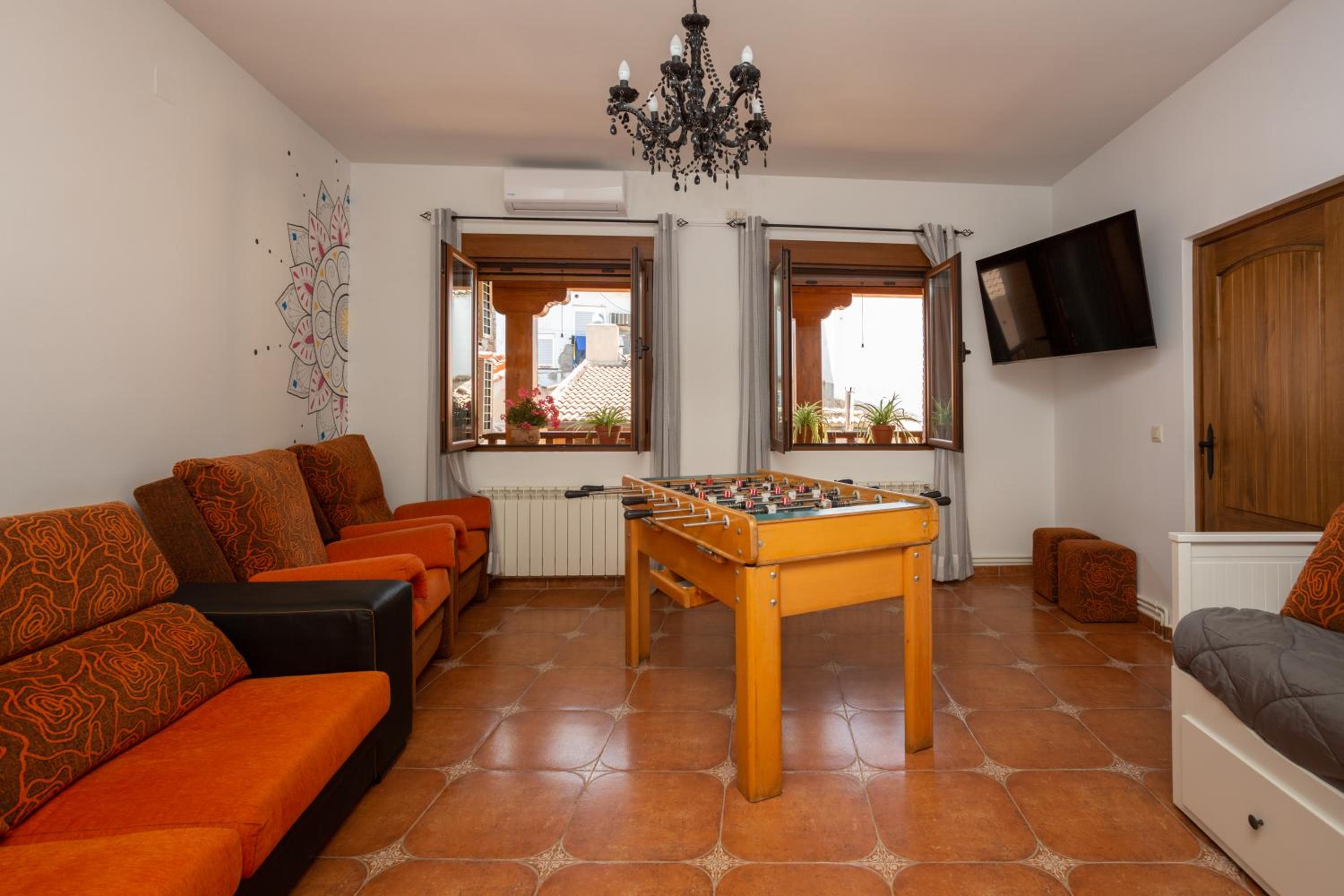 Five-Bedroom House photo 2