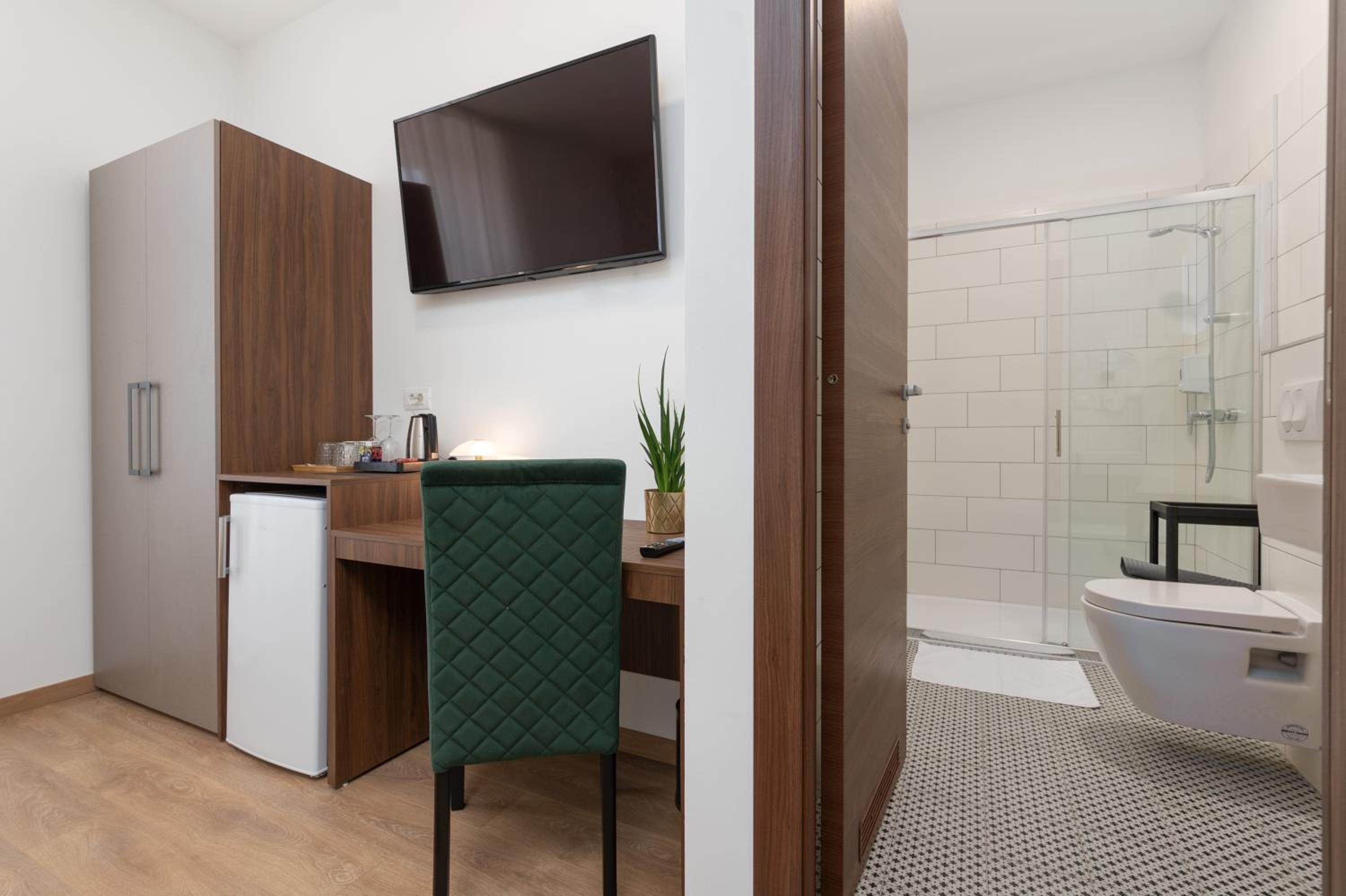 Superior Double Room - Photo 12