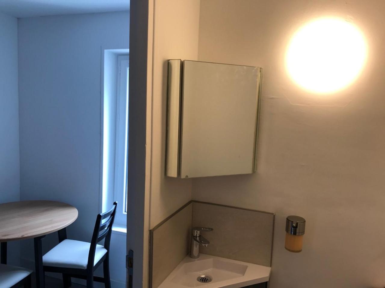 One-Bedroom Apartment - Photo 8
