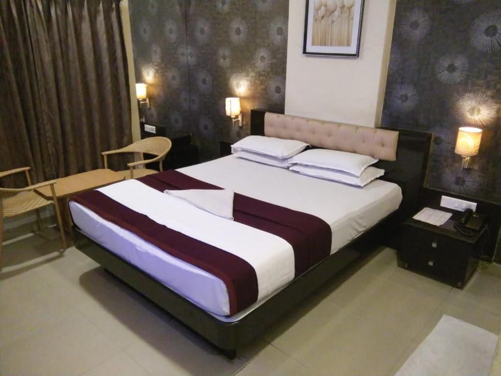 Deluxe Double or Twin Room - Photo 1