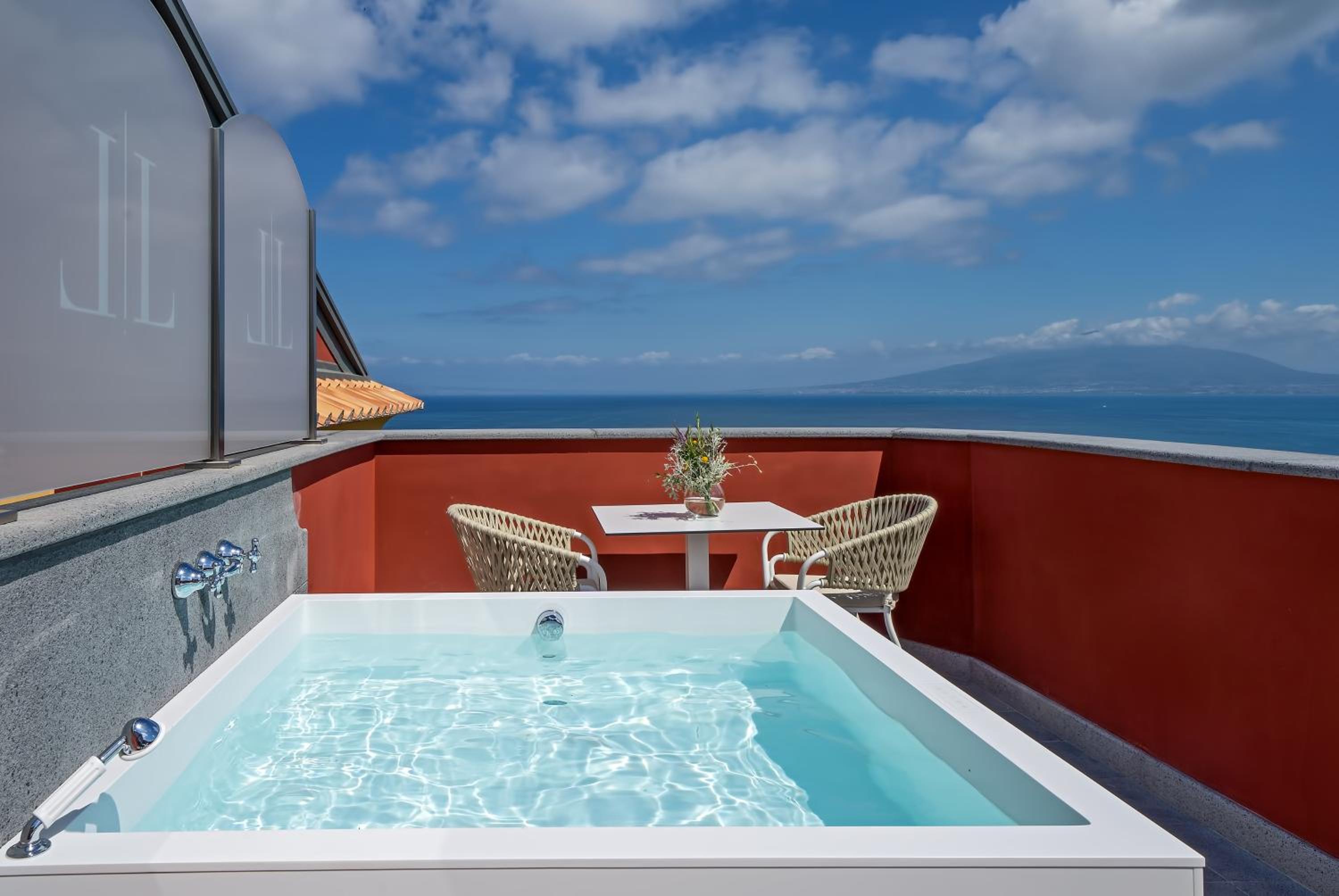 Junior Suite with Terrace & Sea View - Photo 2