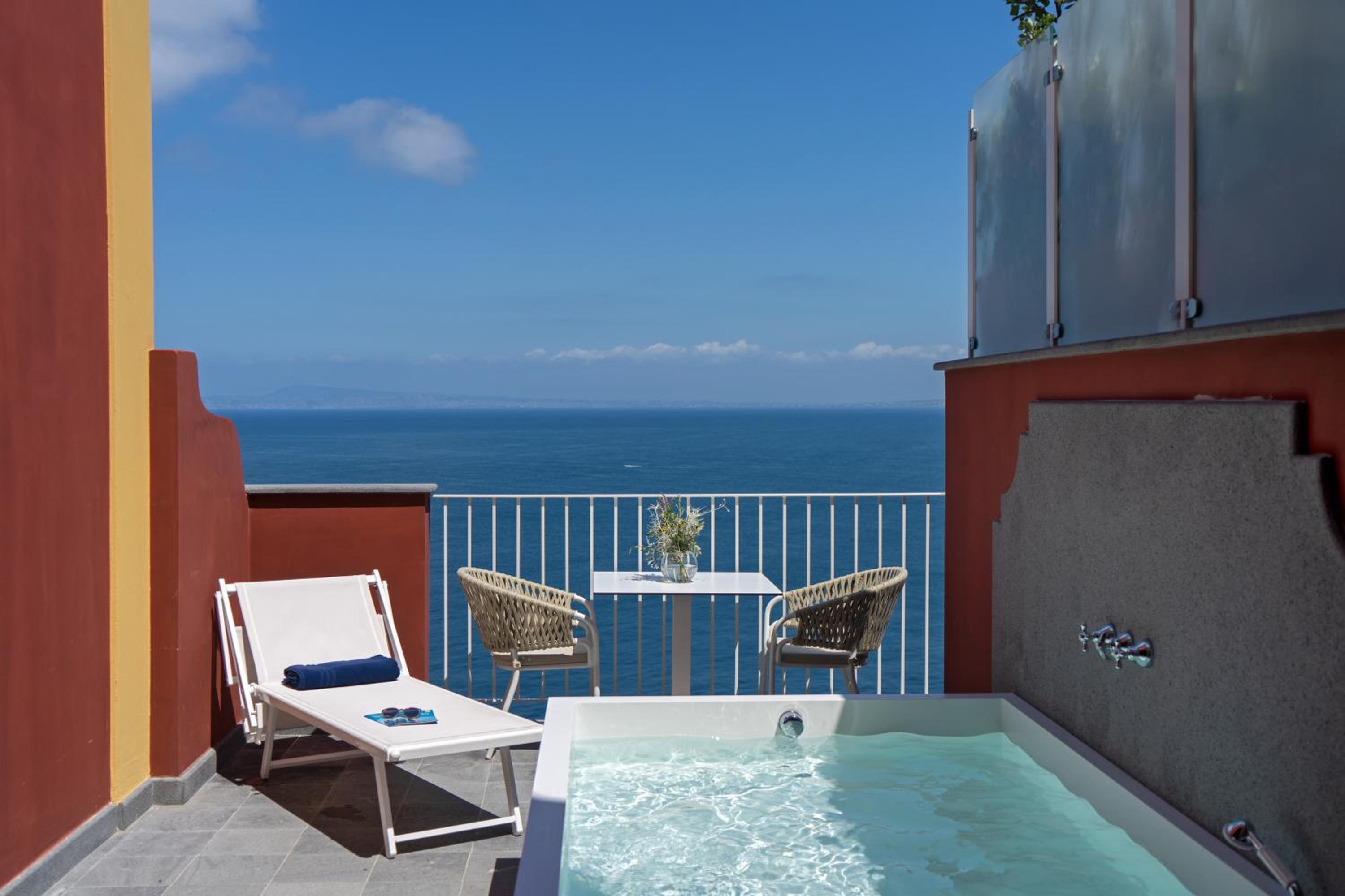 Junior Suite with Terrace & Sea View - Photo 3