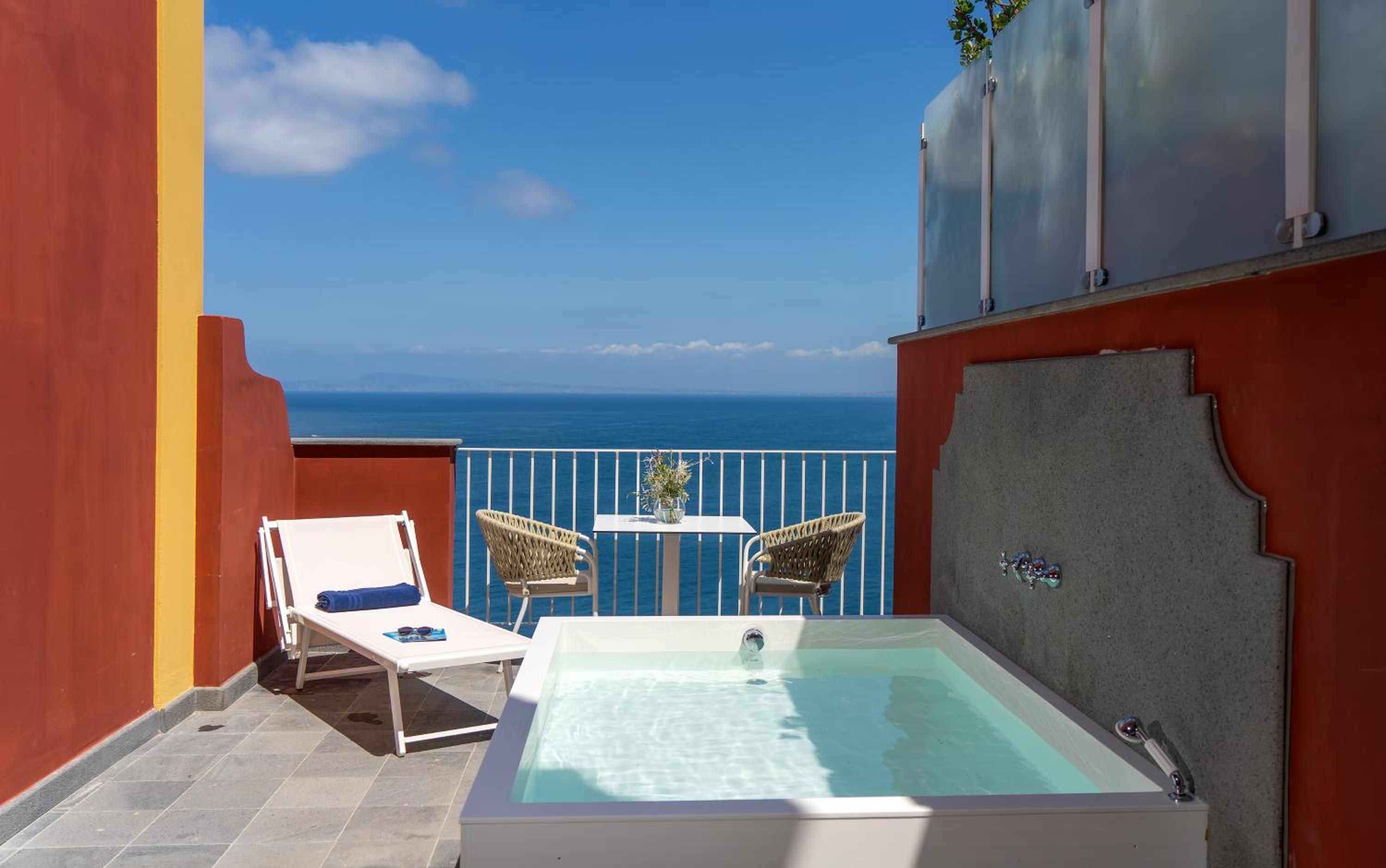 Junior Suite with Terrace & Sea View - Photo 5