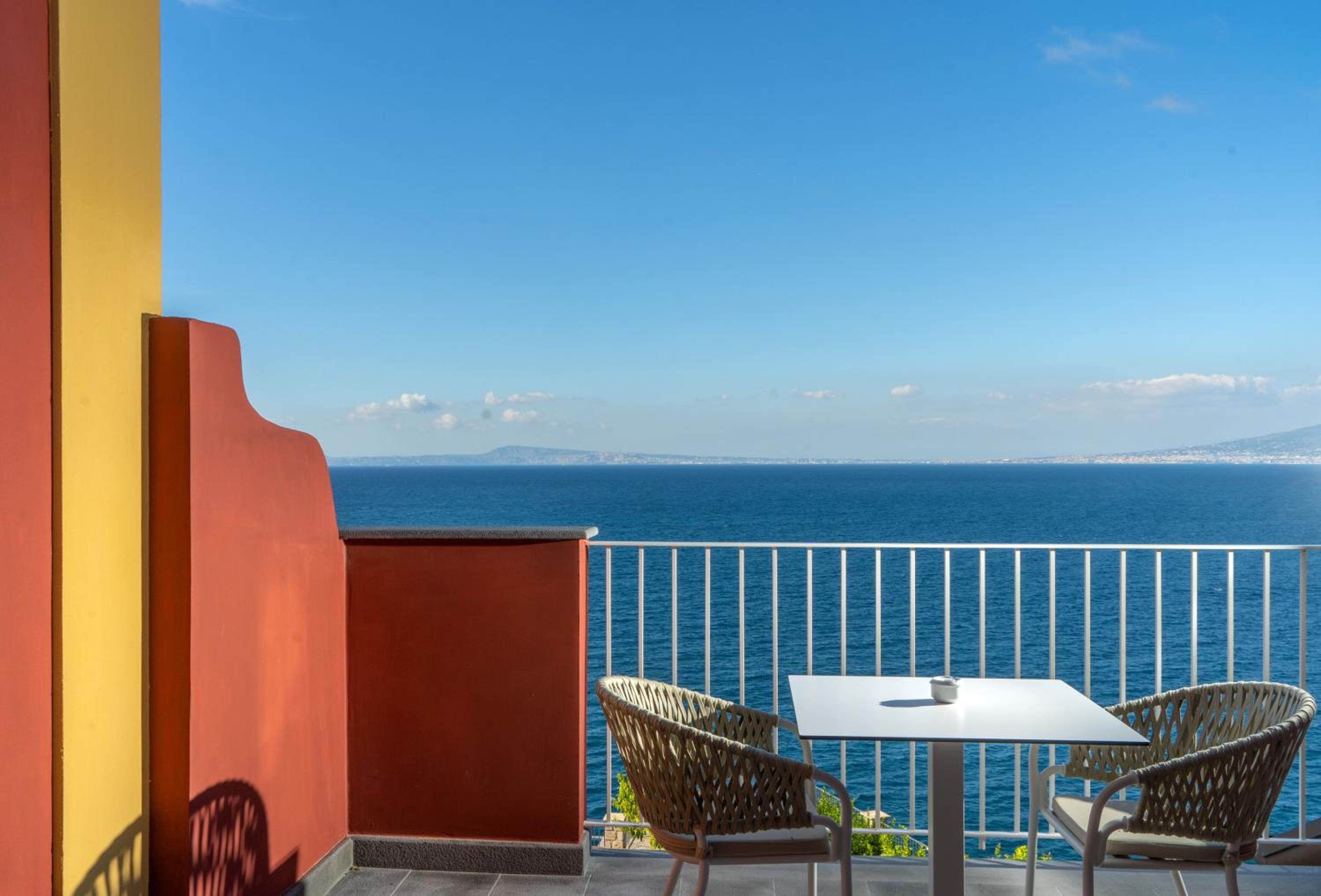 Junior Suite with Terrace & Sea View - Photo 6