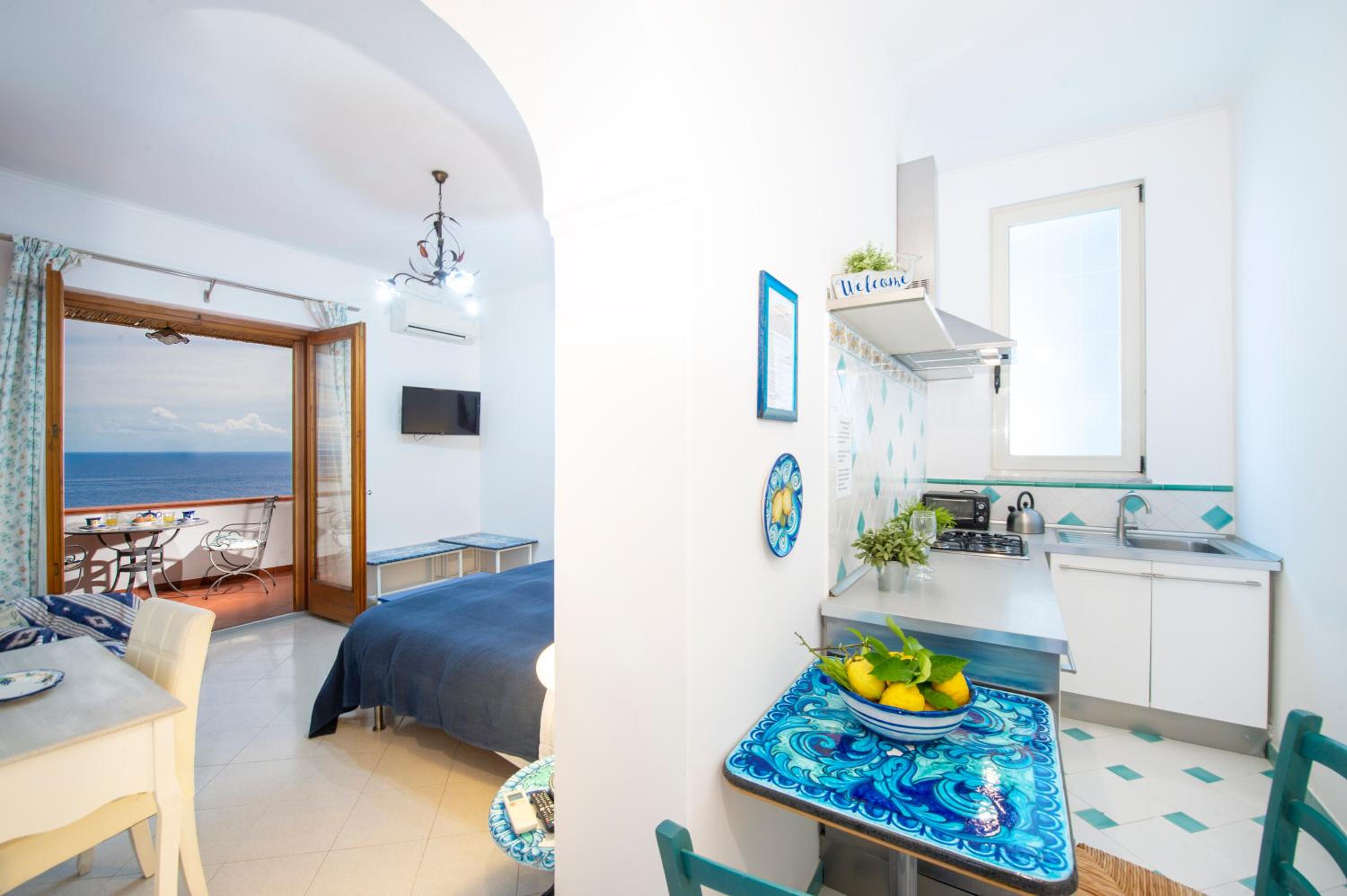 One-Bedroom Apartment with Sea View - Blue