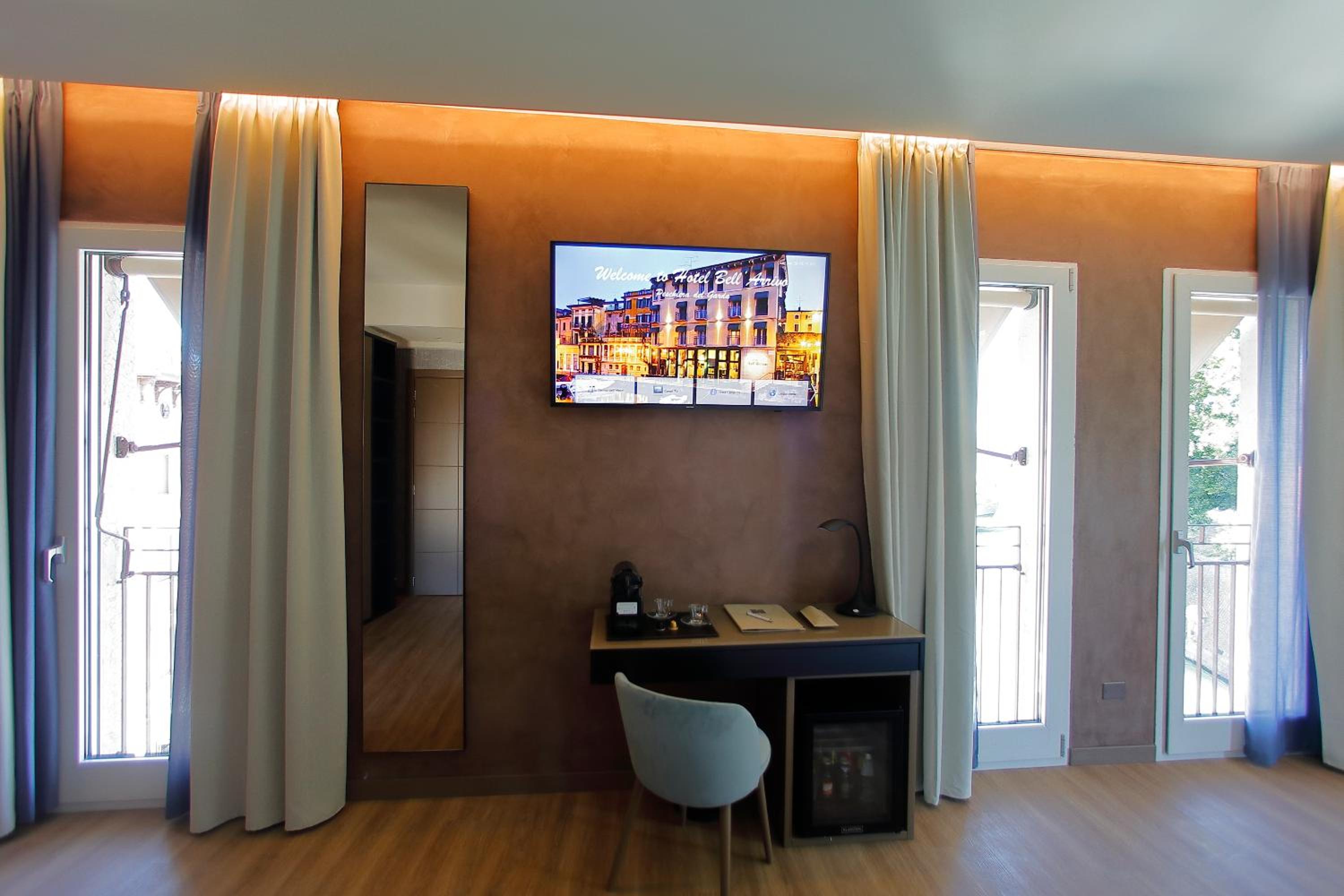 Superior King Room - Photo 20