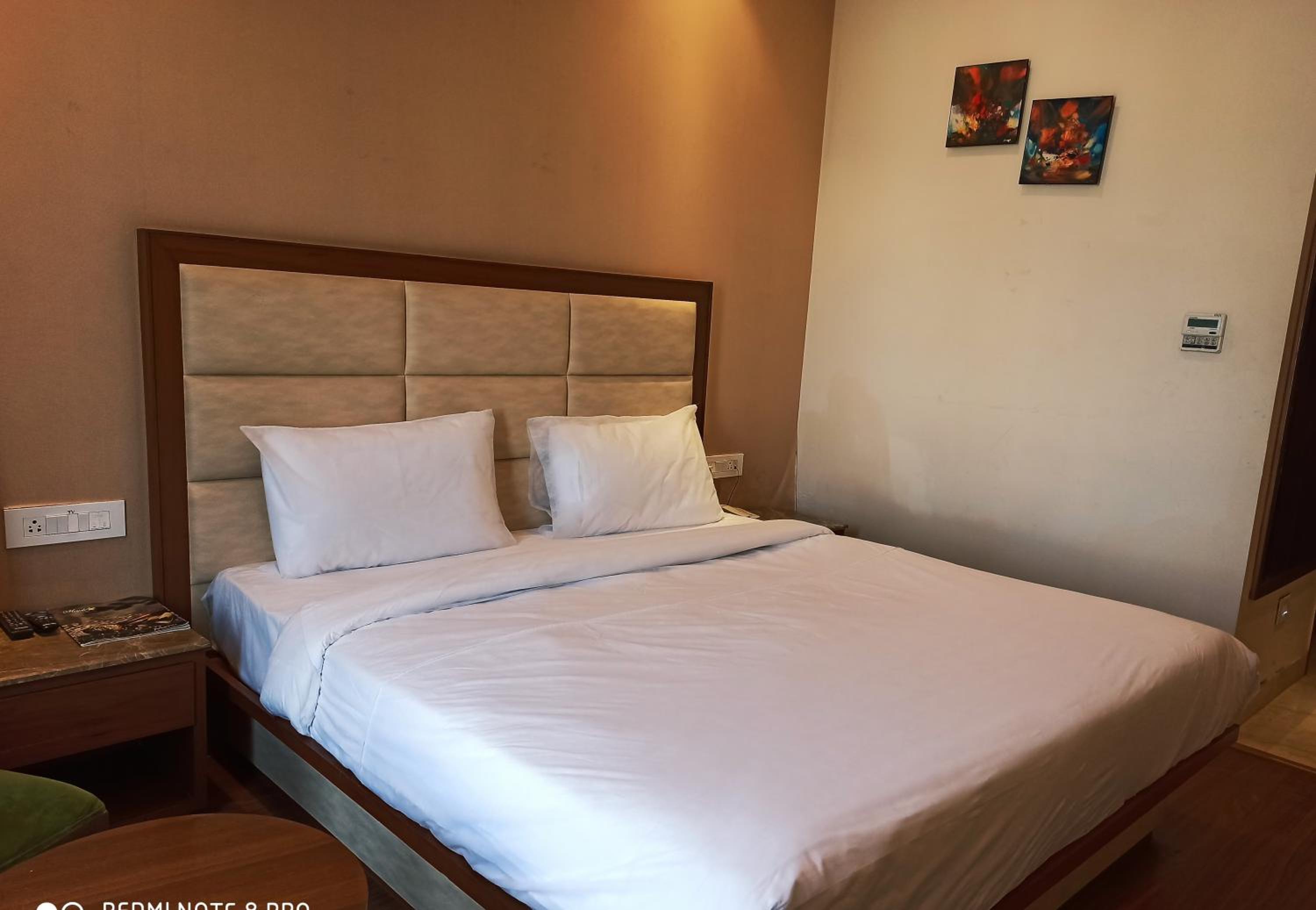 Deluxe Room With 20% Discount on Food - Photo 3