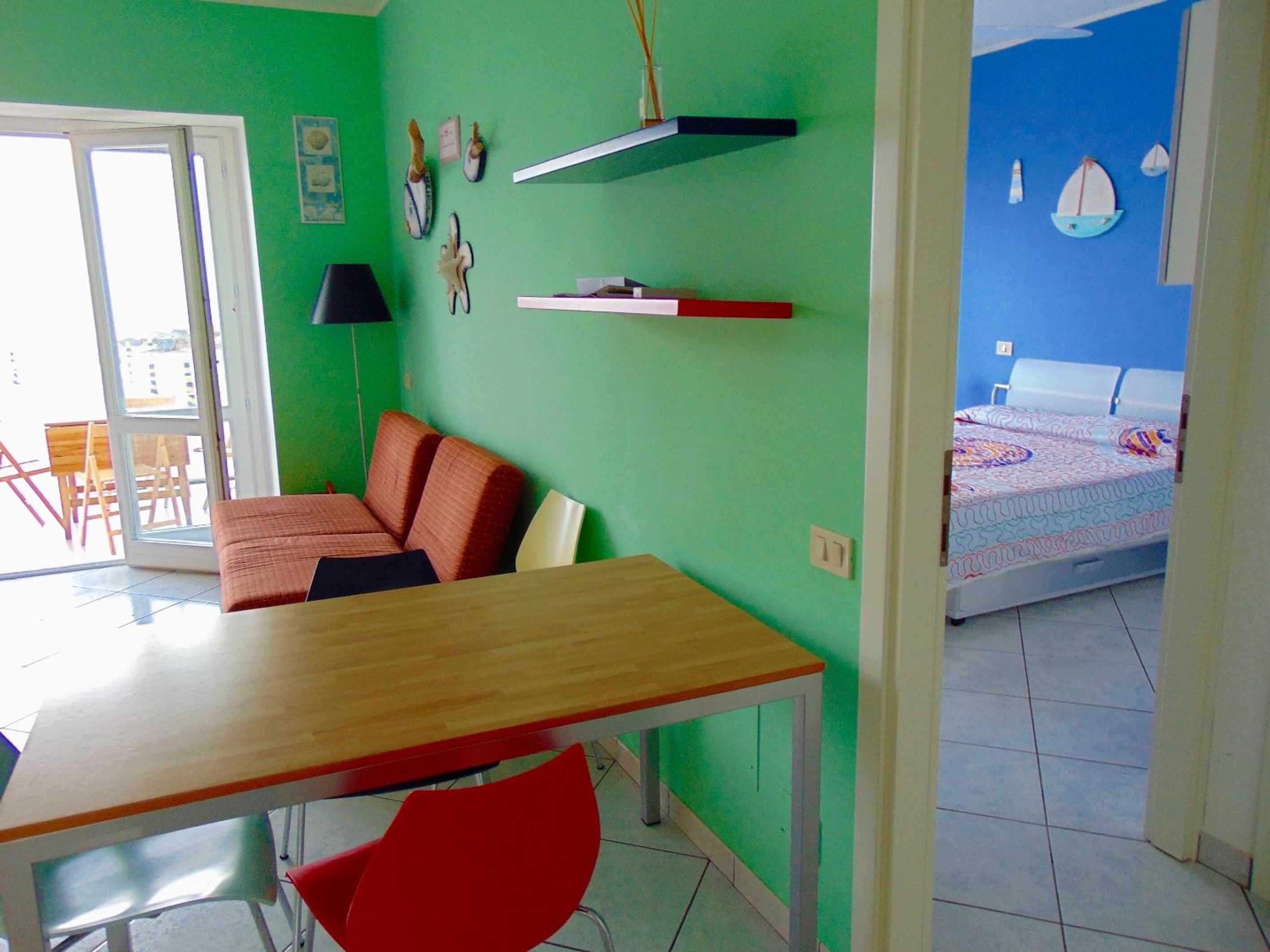 One-Bedroom Apartment photo 1