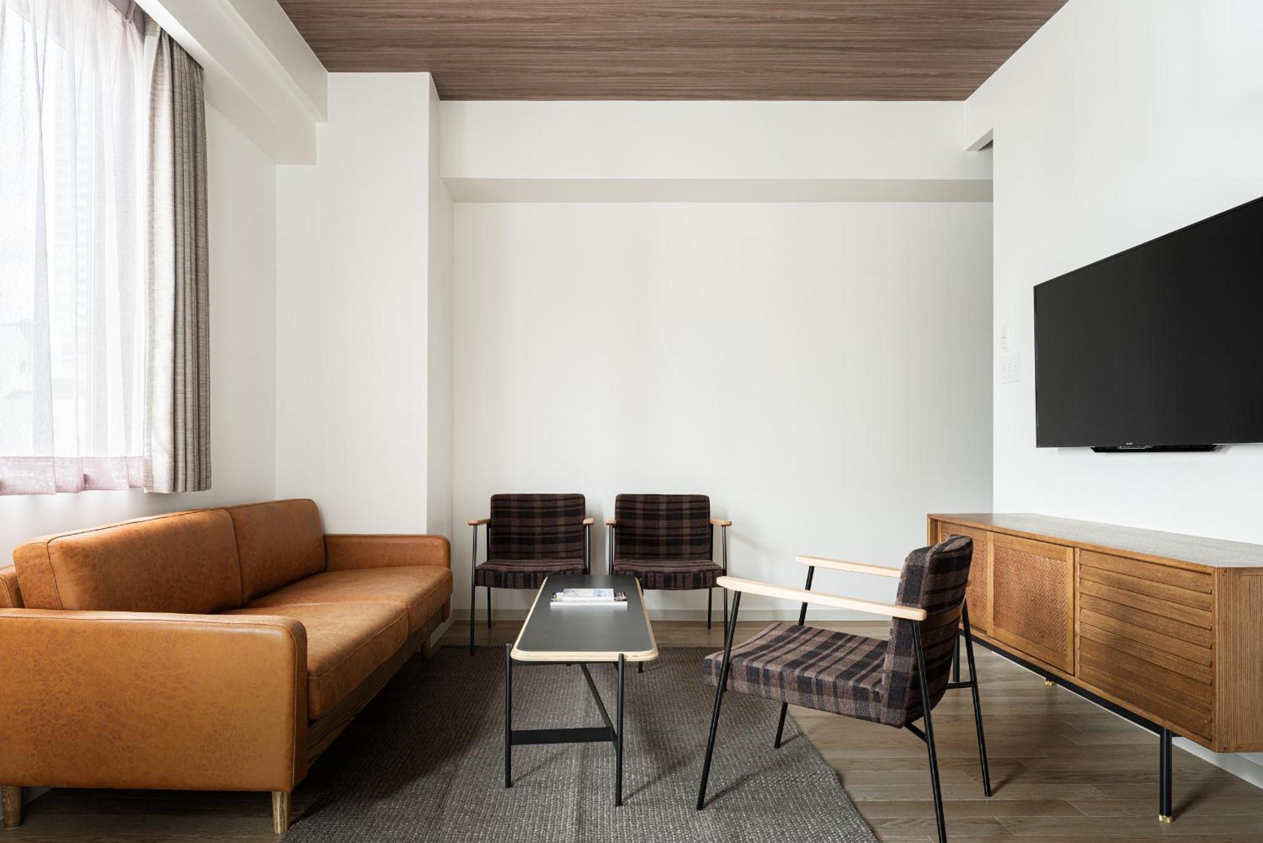 Studio Suite with living room - Non-Smoking - Photo 1