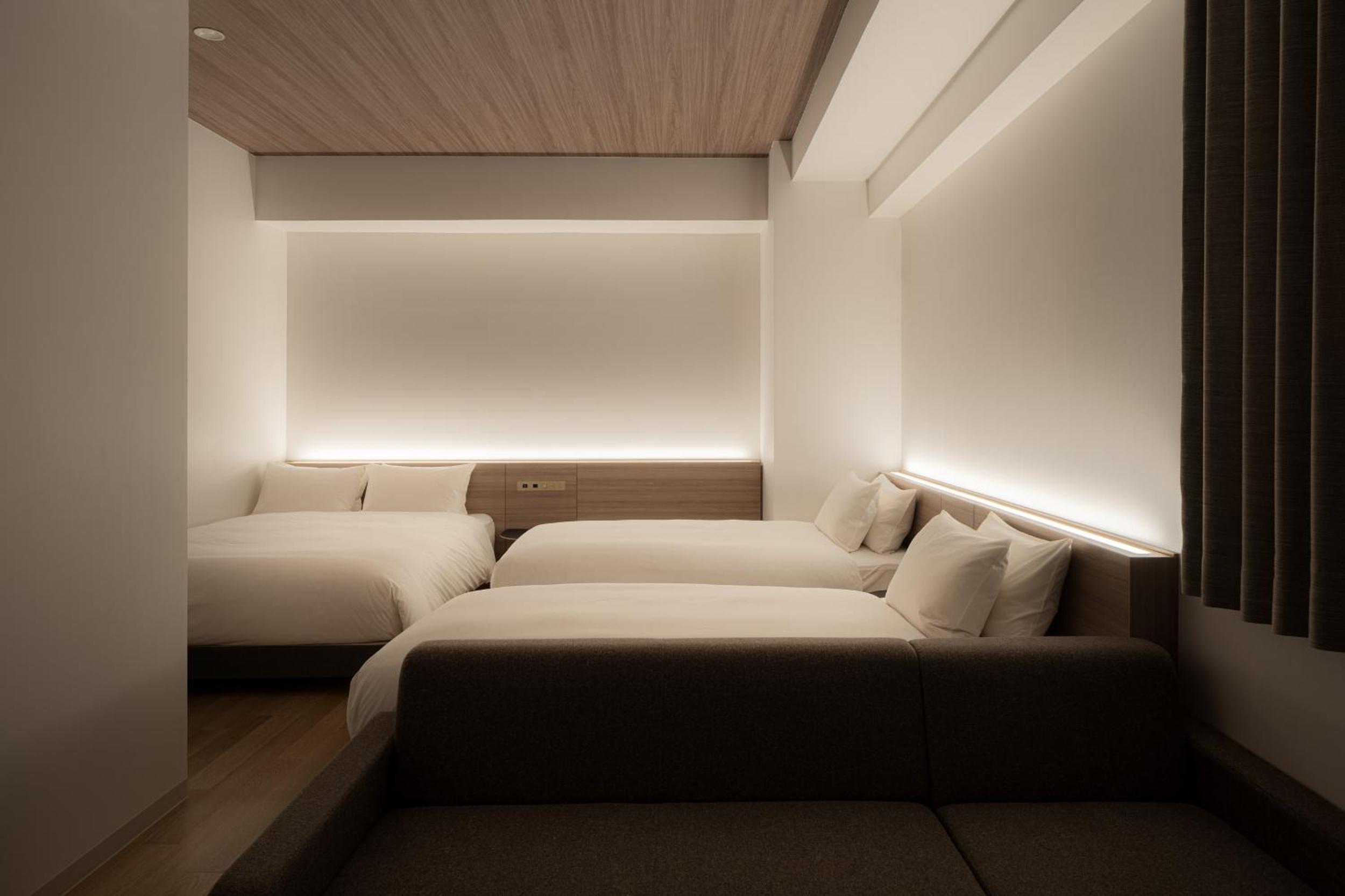 Quadruple Room - Non-Smoking - Photo 3