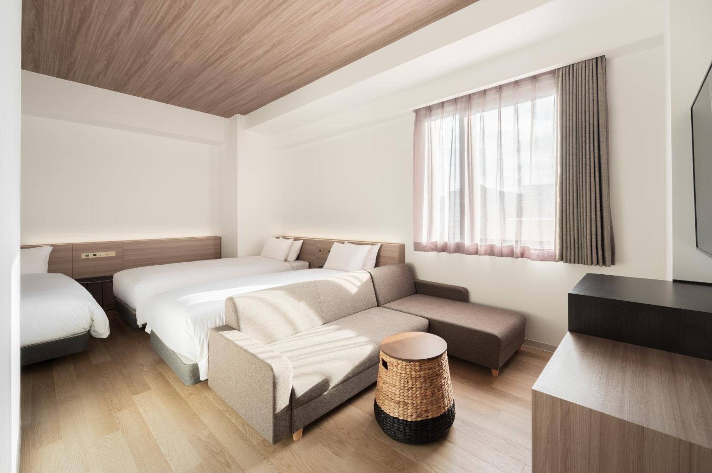 Quadruple Room - Non-Smoking - Photo 1