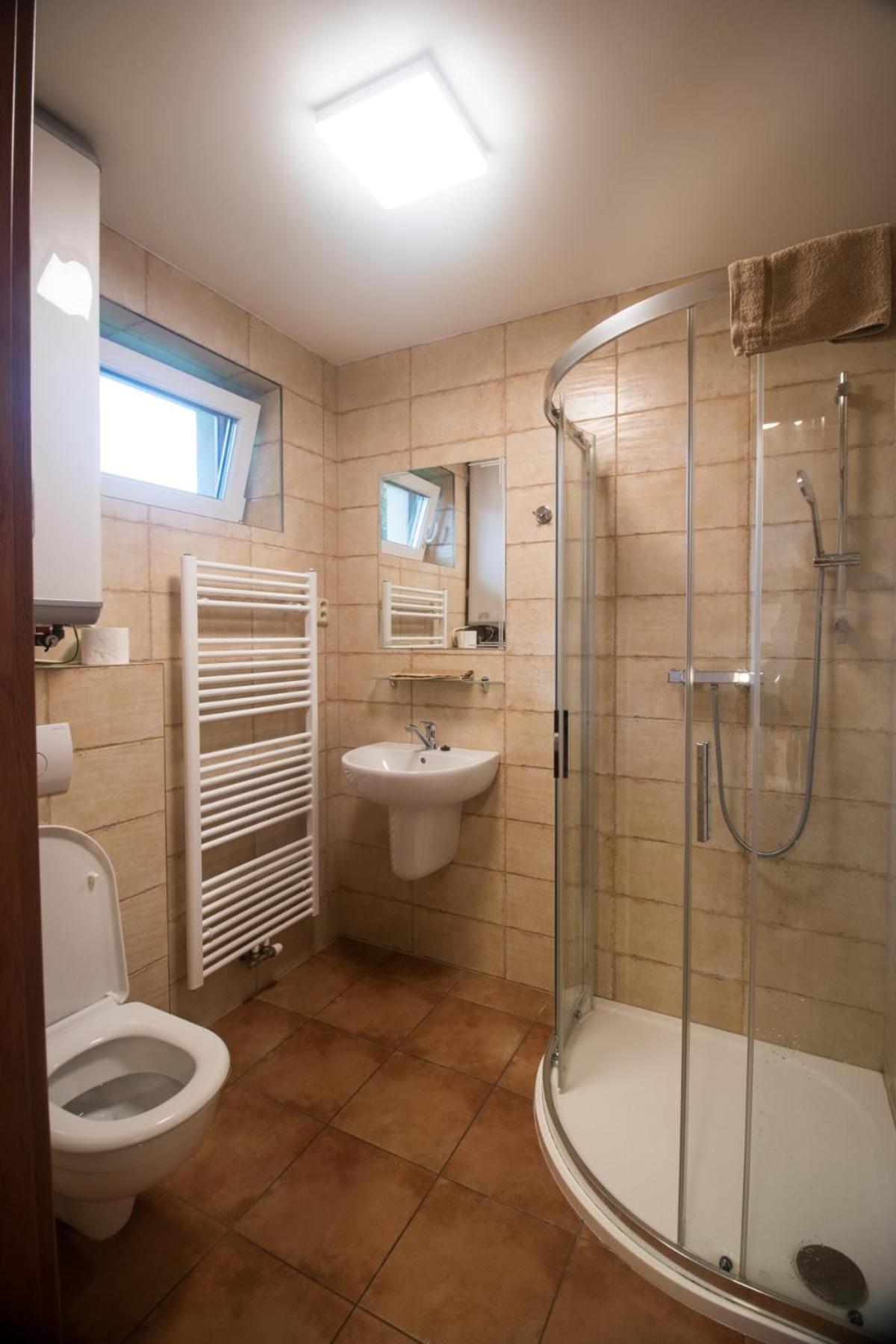Triple Room with Private Bathroom photo 2