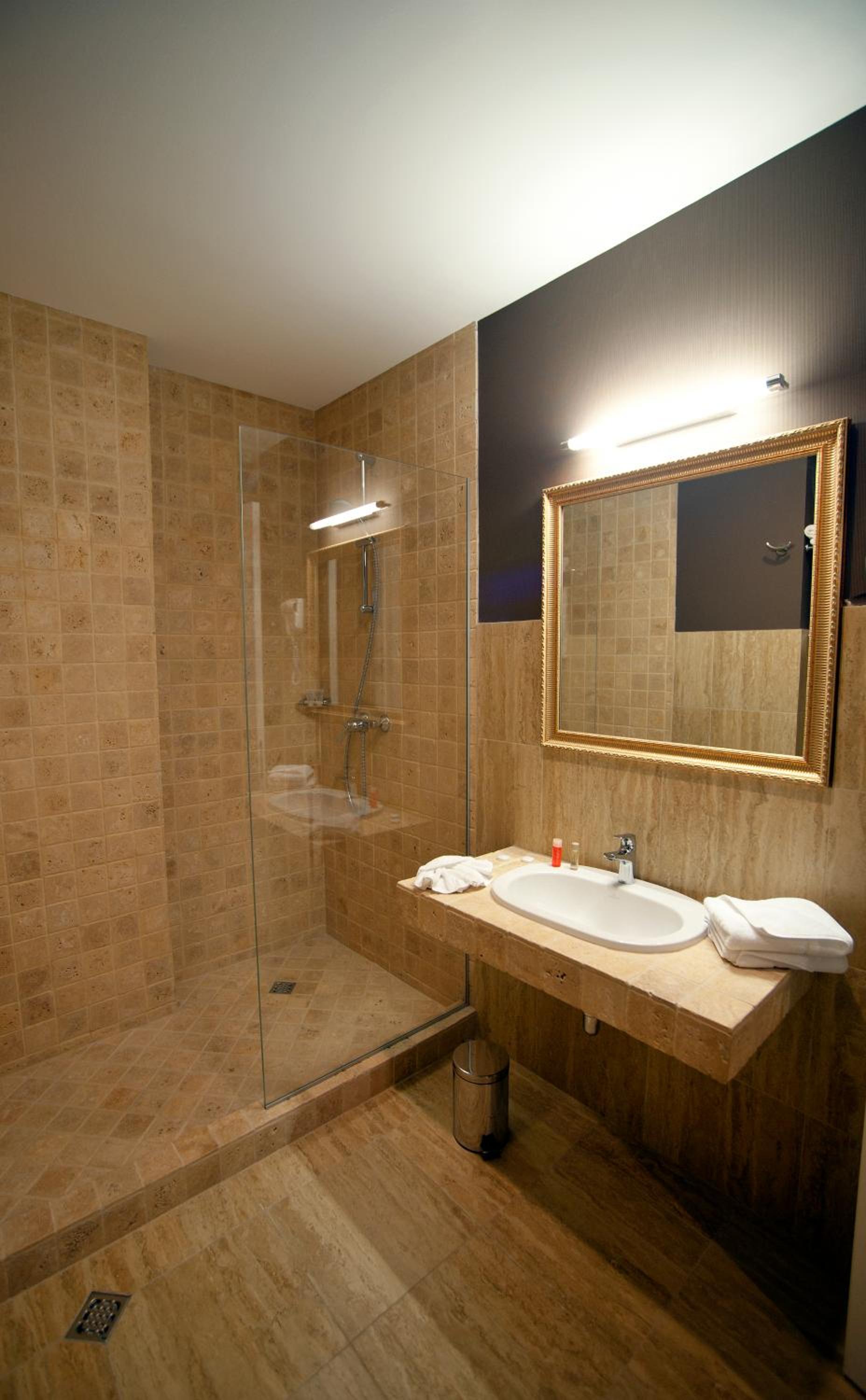 Standard Twin Room photo 3