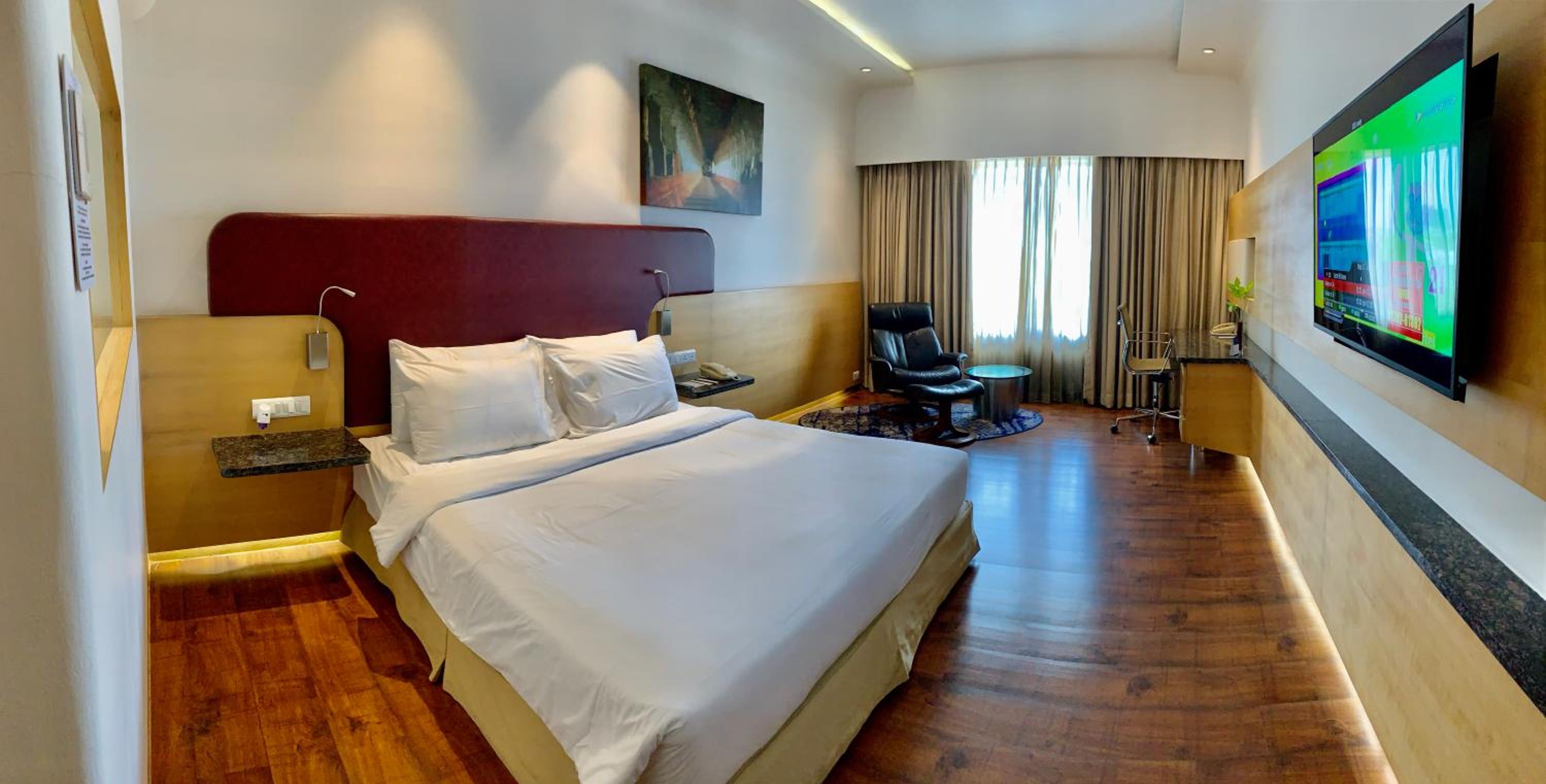 Executive Room City View Queen Bed - Photo 3