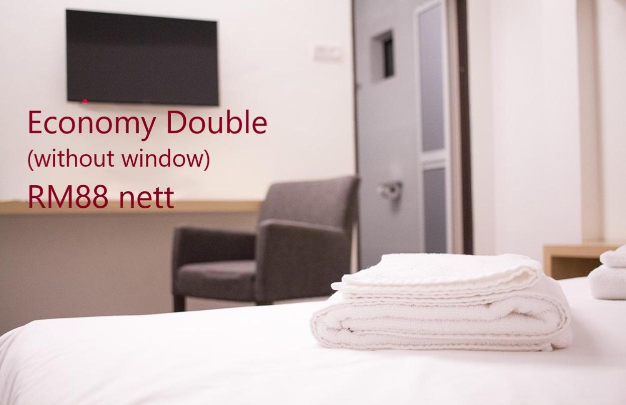 Economy Queen Room