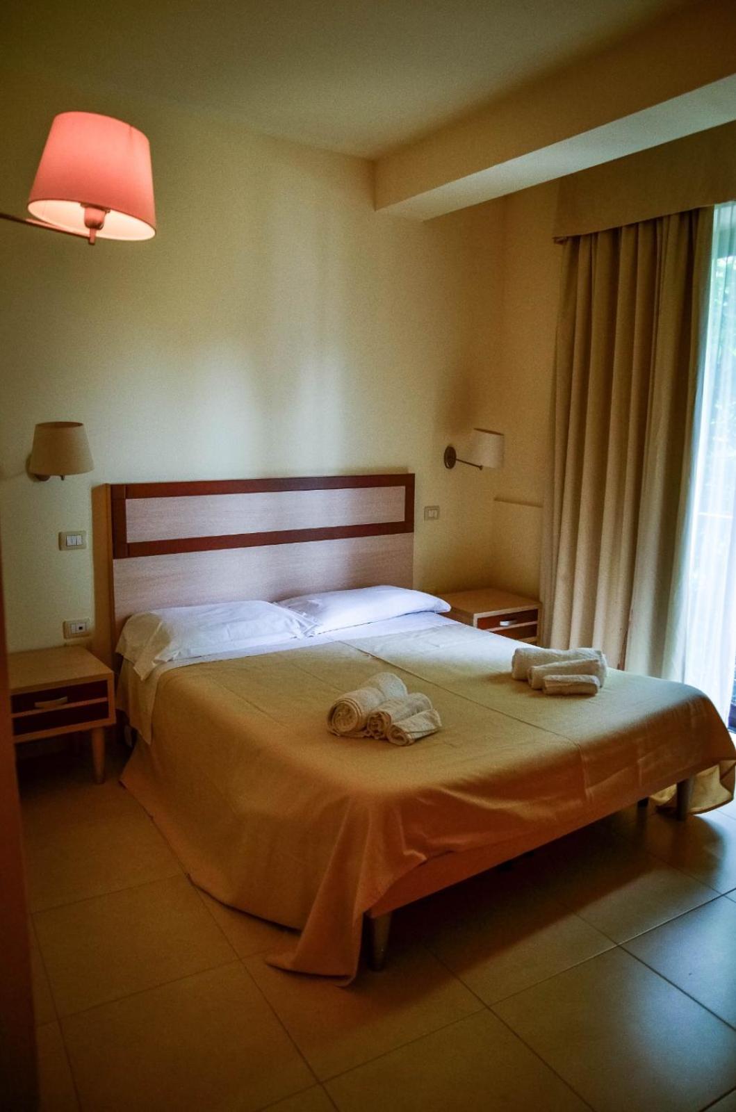 Triple Room with Bathroom - Photo 1