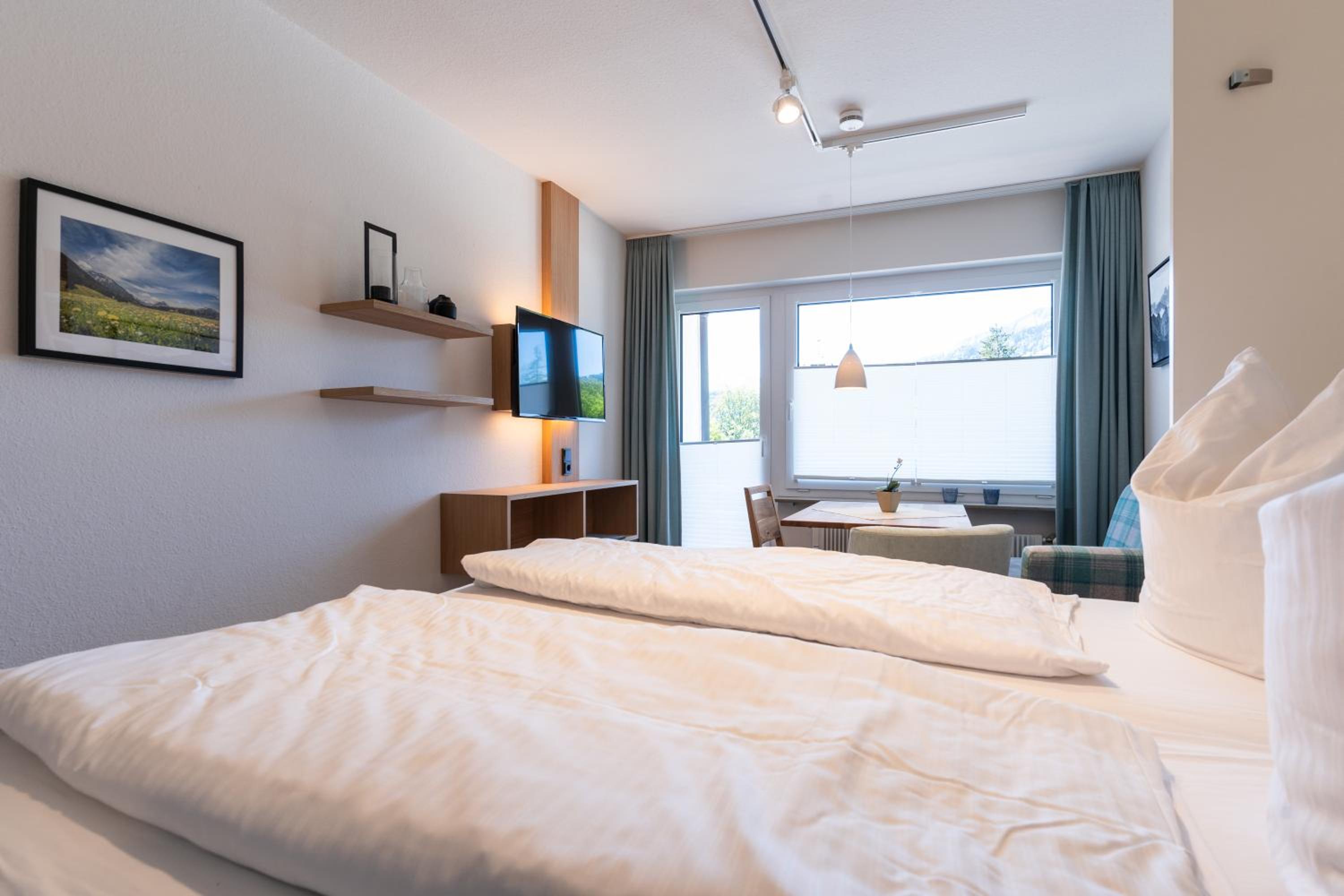 Apartment with Balcony photo 3