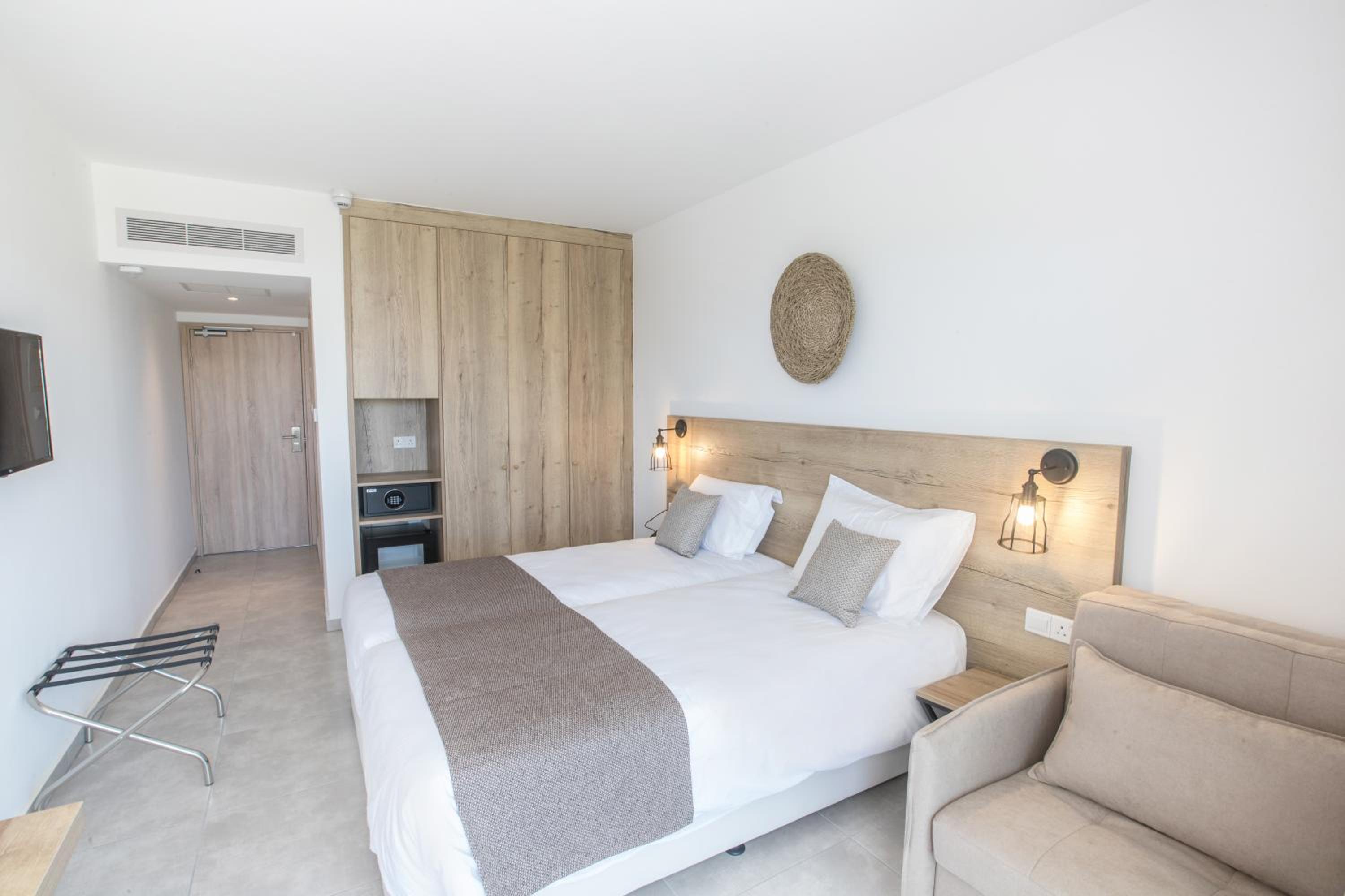 Double Room with Garden View - Photo 1