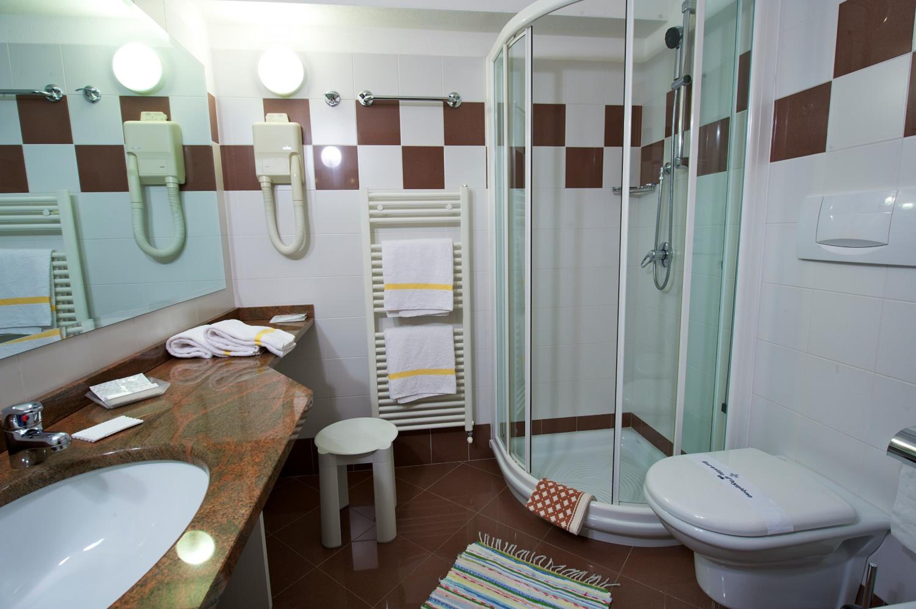 Double or Twin Room - Photo 2