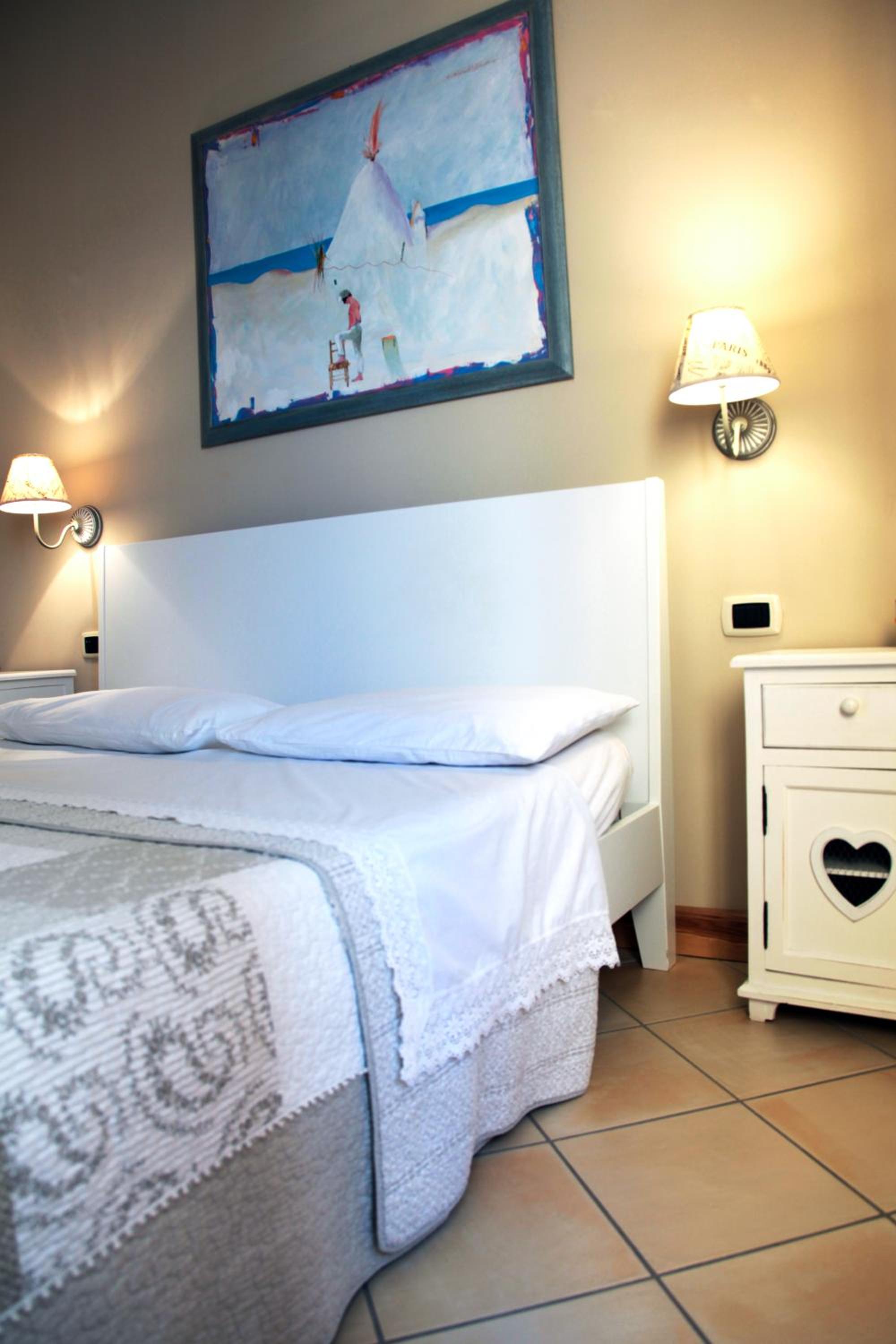 Double Room with Balcony - Photo 3