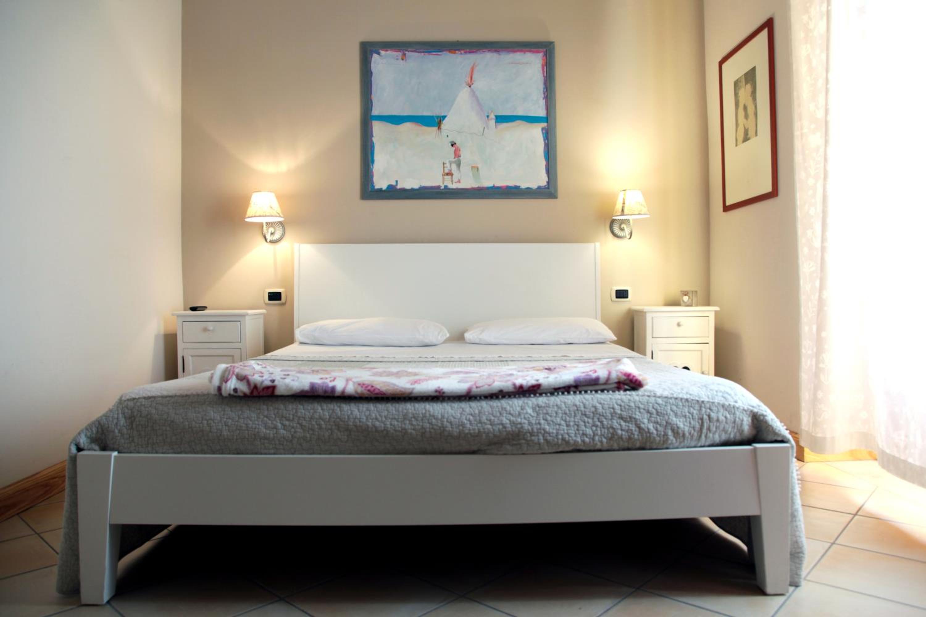 Double Room with Balcony - Photo 6