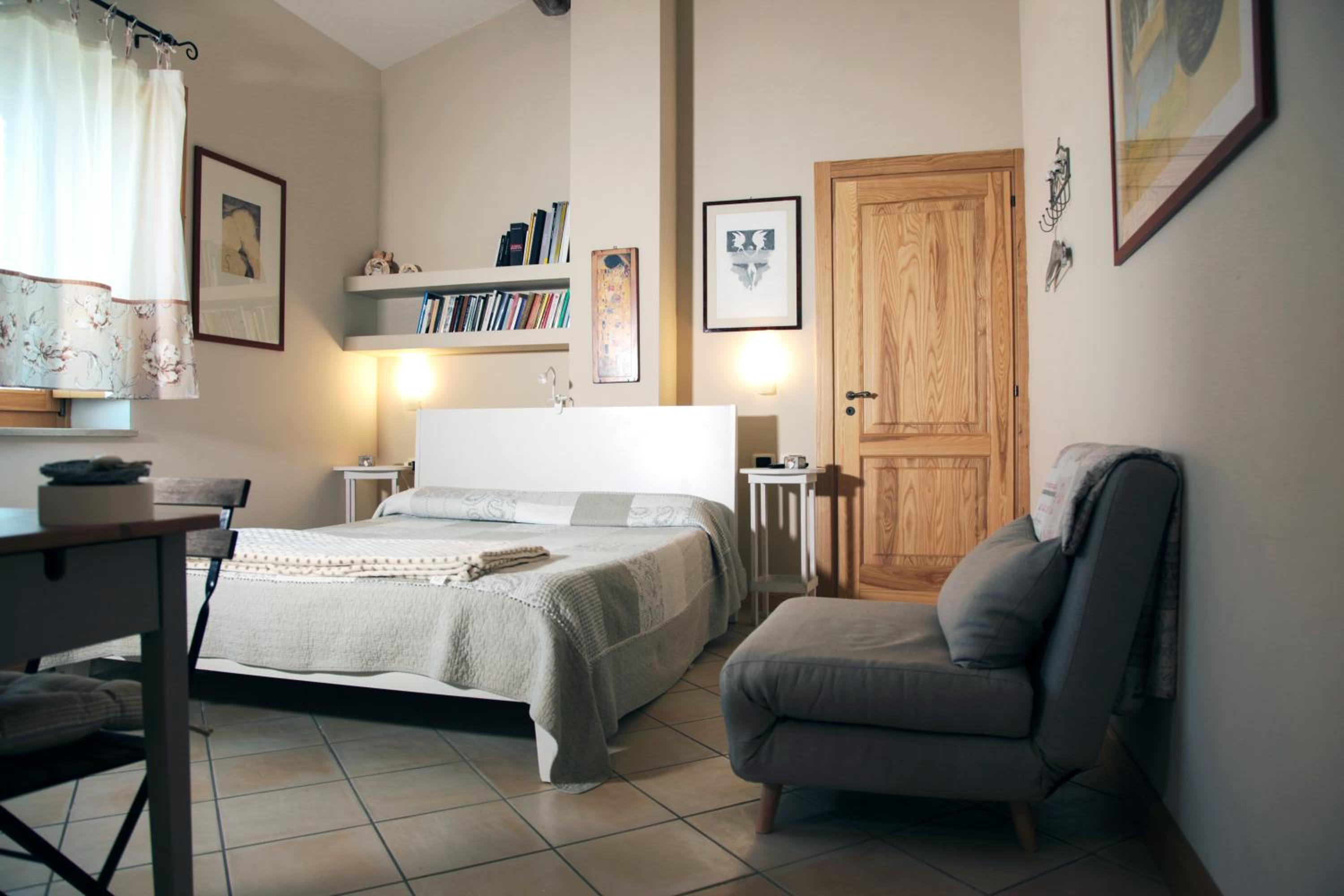 Double Room - Photo 6
