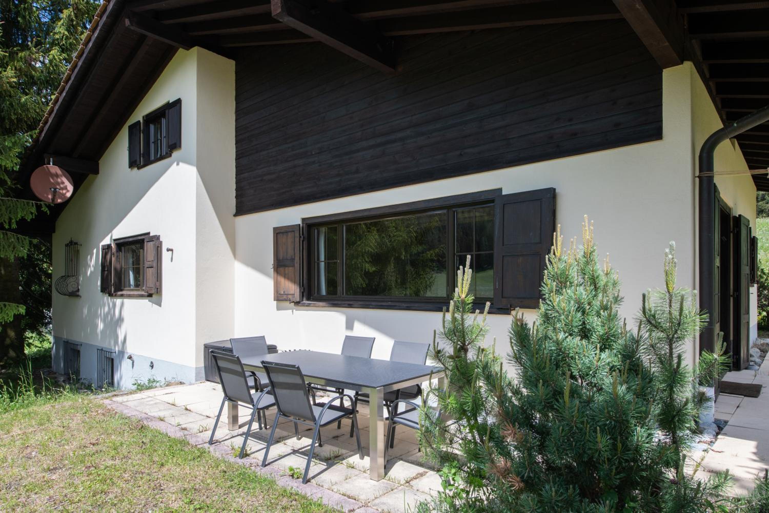 Four-Bedroom House photo 2