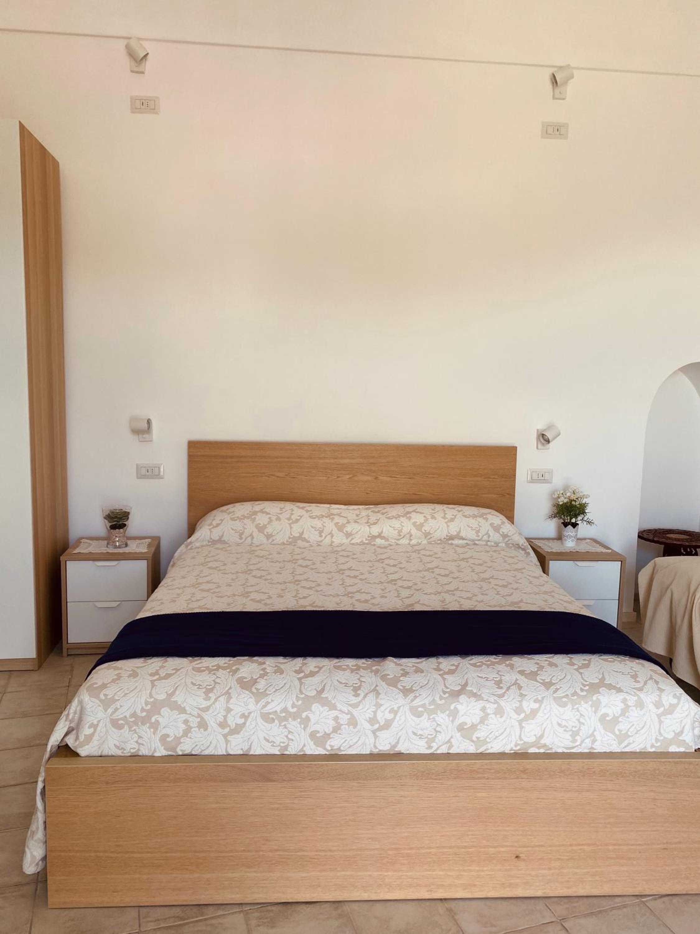 One-Bedroom Apartment - Photo 9