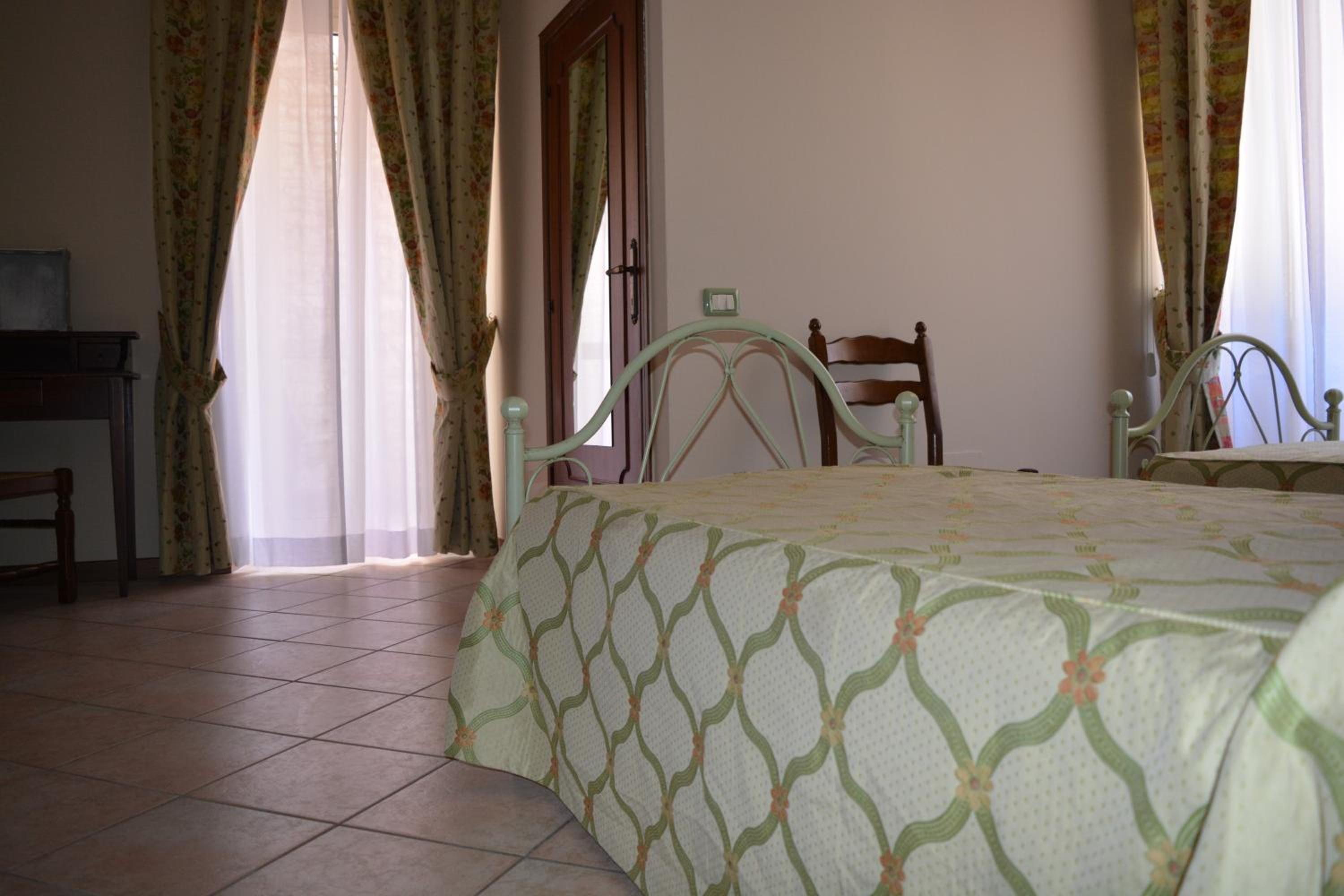 Triple Room - Disability Access - Photo 3