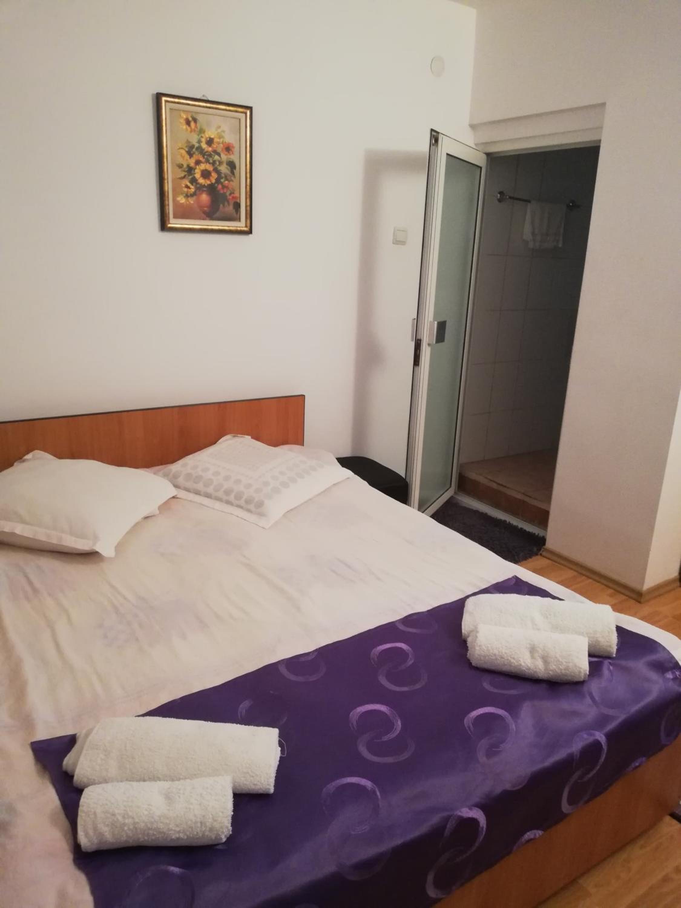 Triple Room with Bathroom photo 2