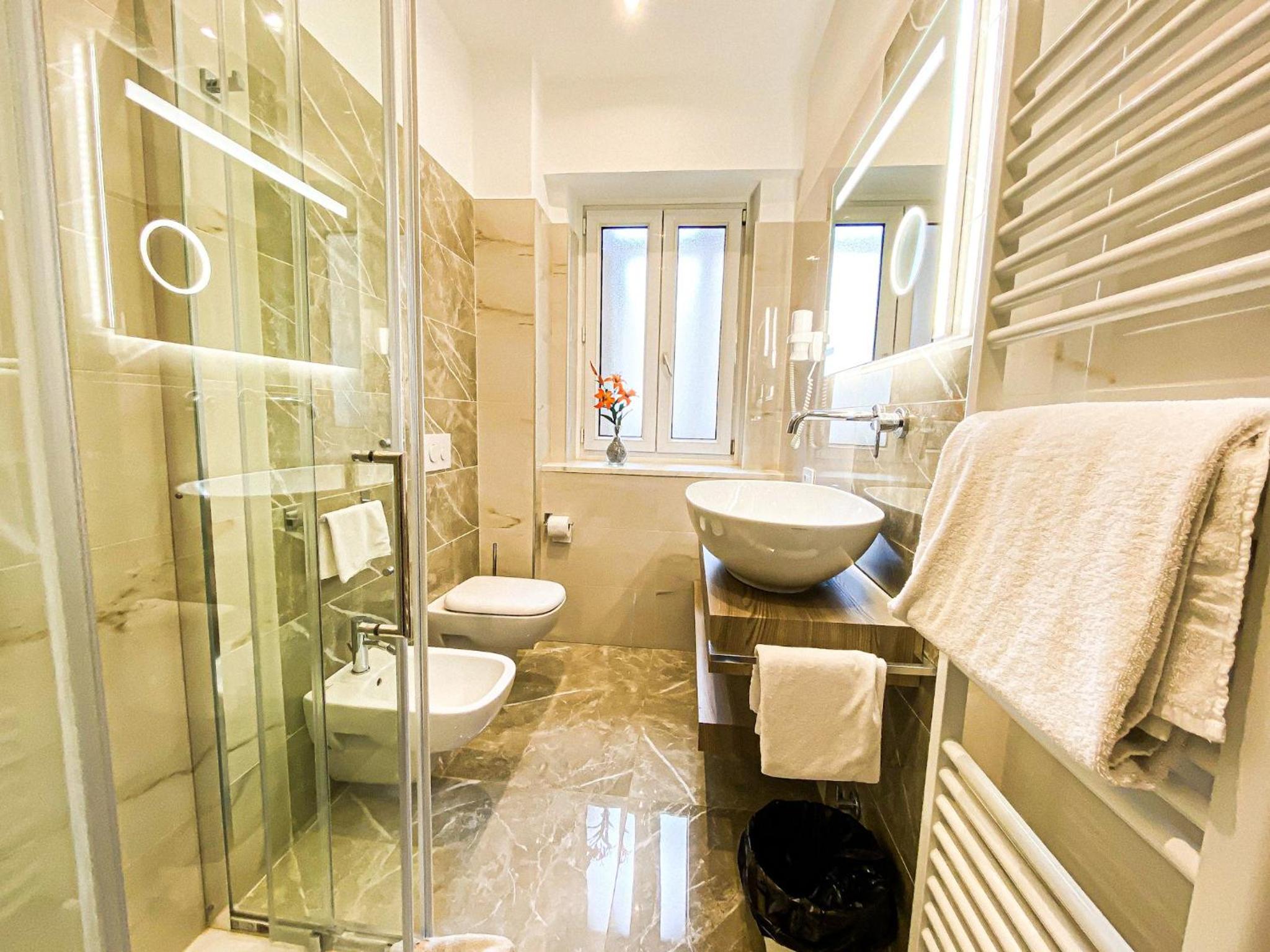 Triple Room - Photo 16