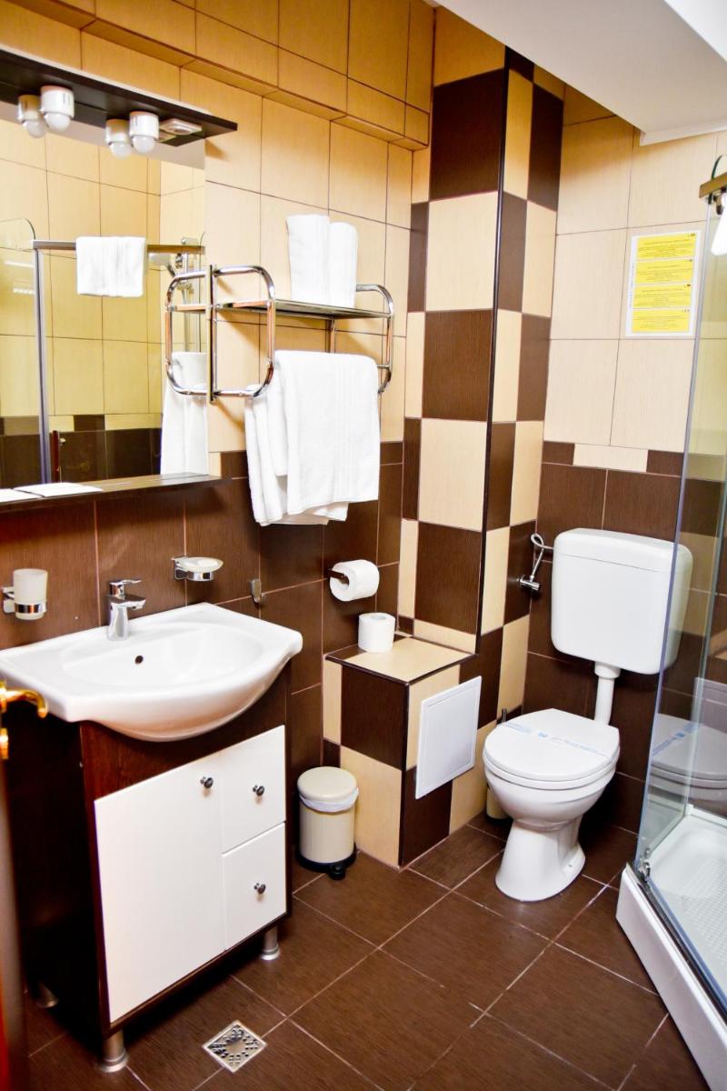 Double Room - Photo 4
