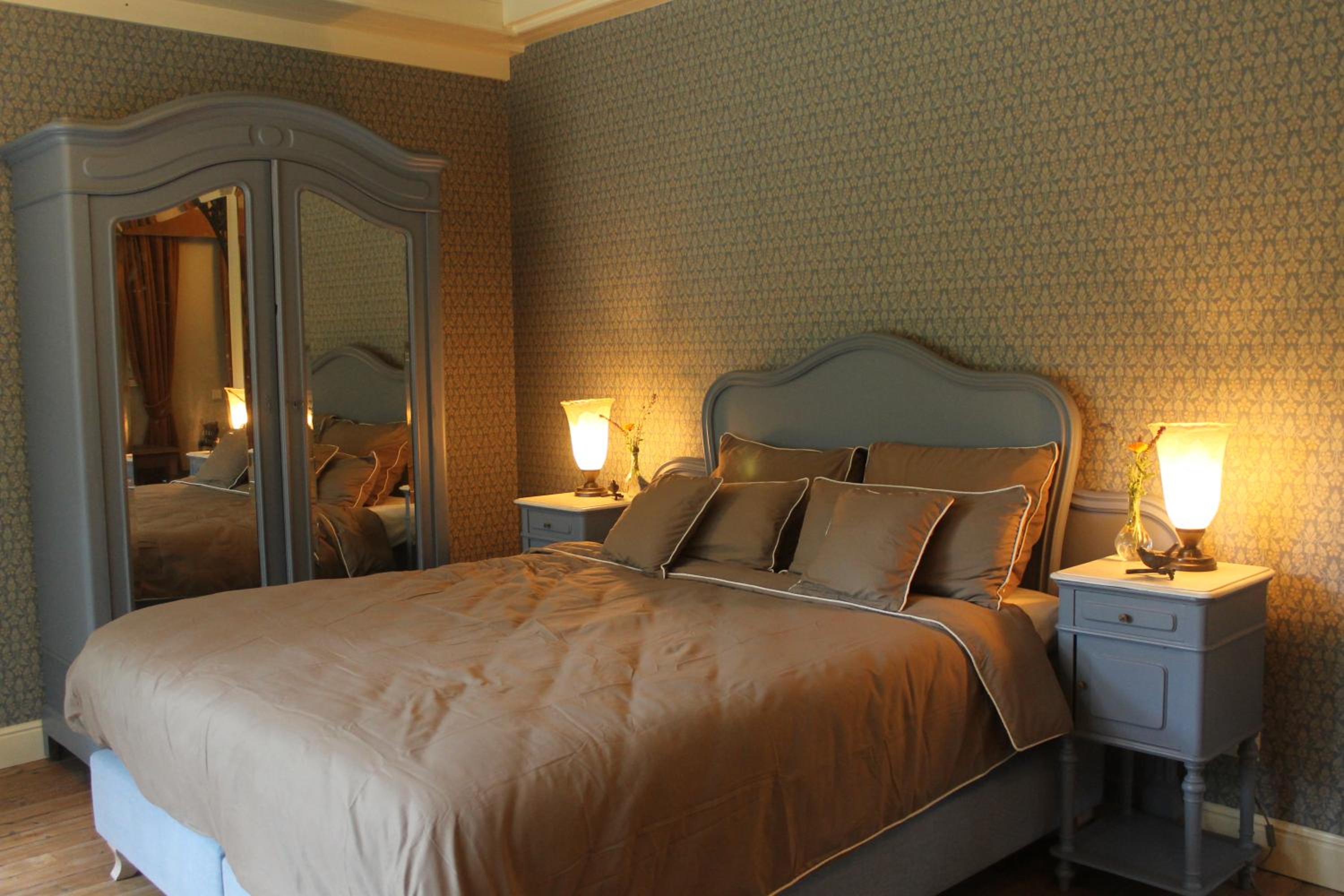 Deluxe King Room - Photo 1