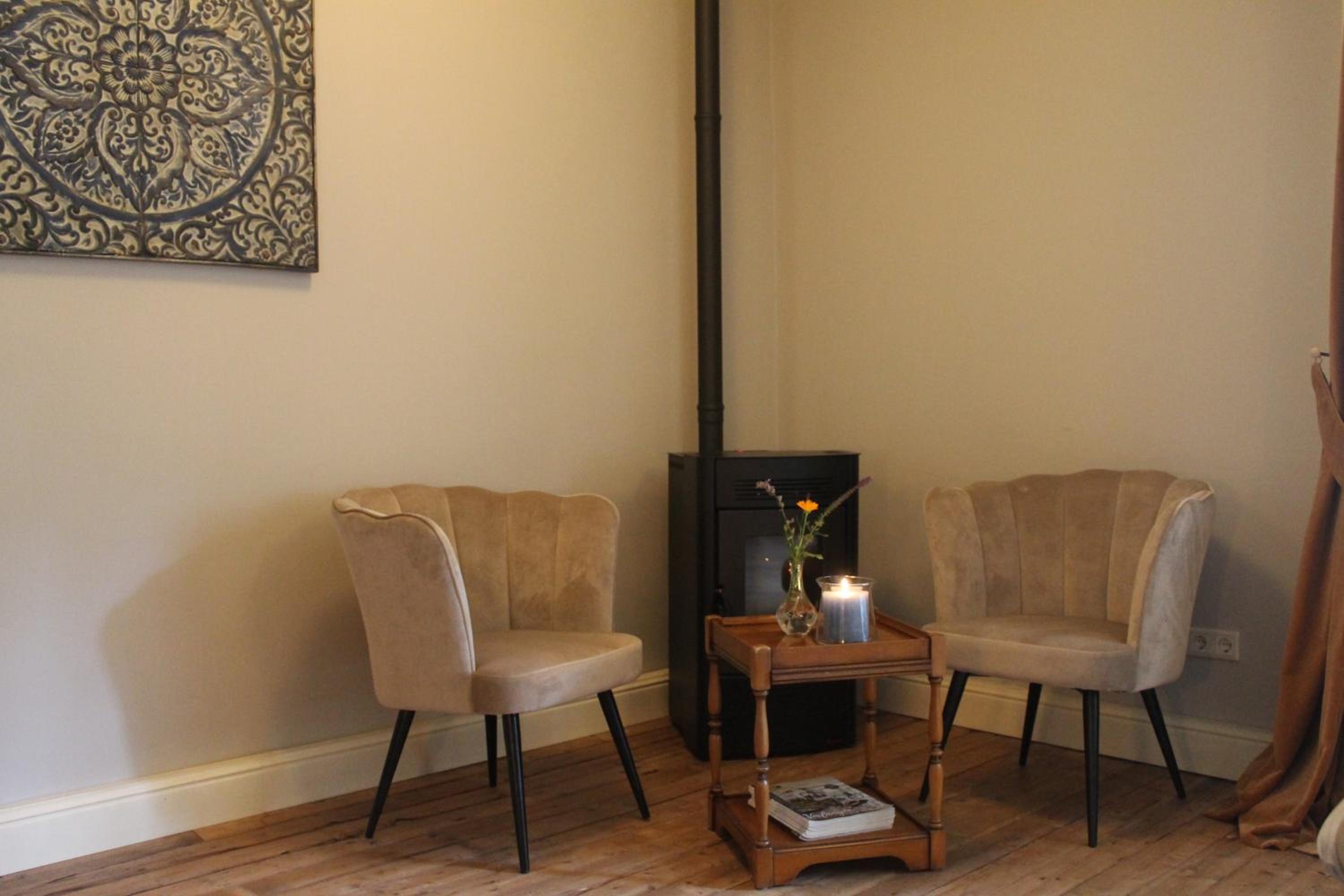 Deluxe King Room - Photo 3