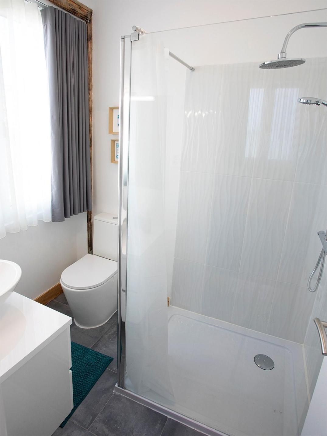 Deluxe King Suite - Photo 3